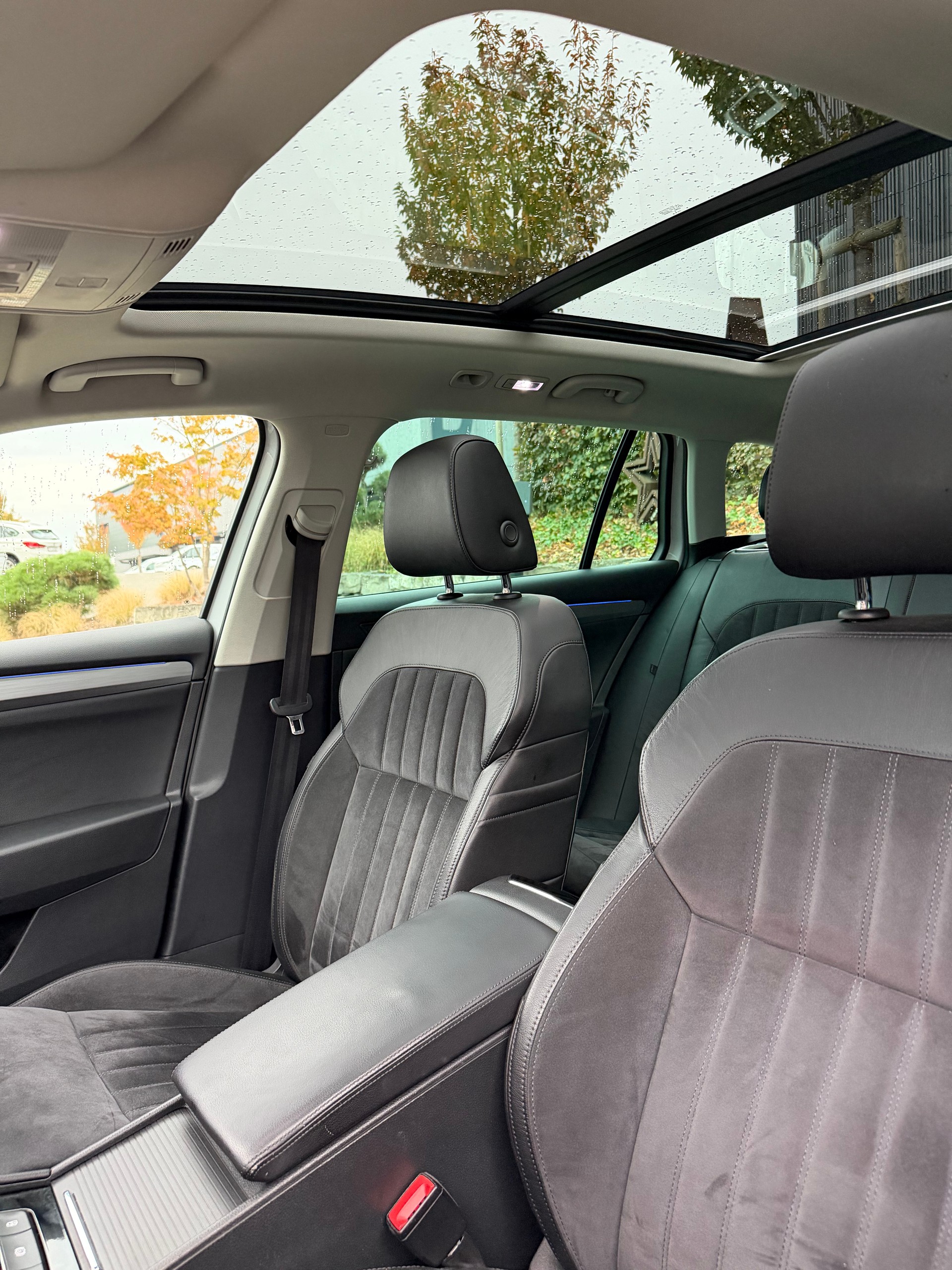 SKODA Superb Combi 2.0 TSI Sport Line DSG 4x4-image-5