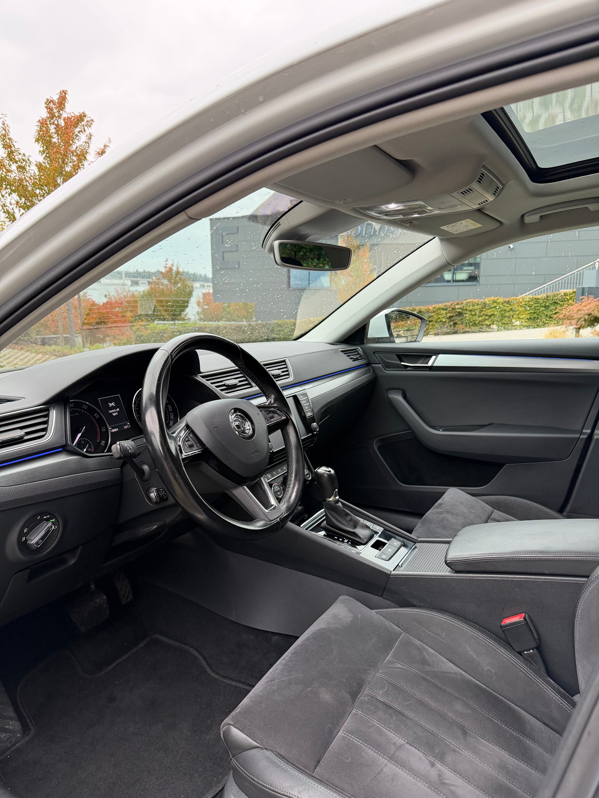 SKODA Superb Combi 2.0 TSI Sport Line DSG 4x4-image-6