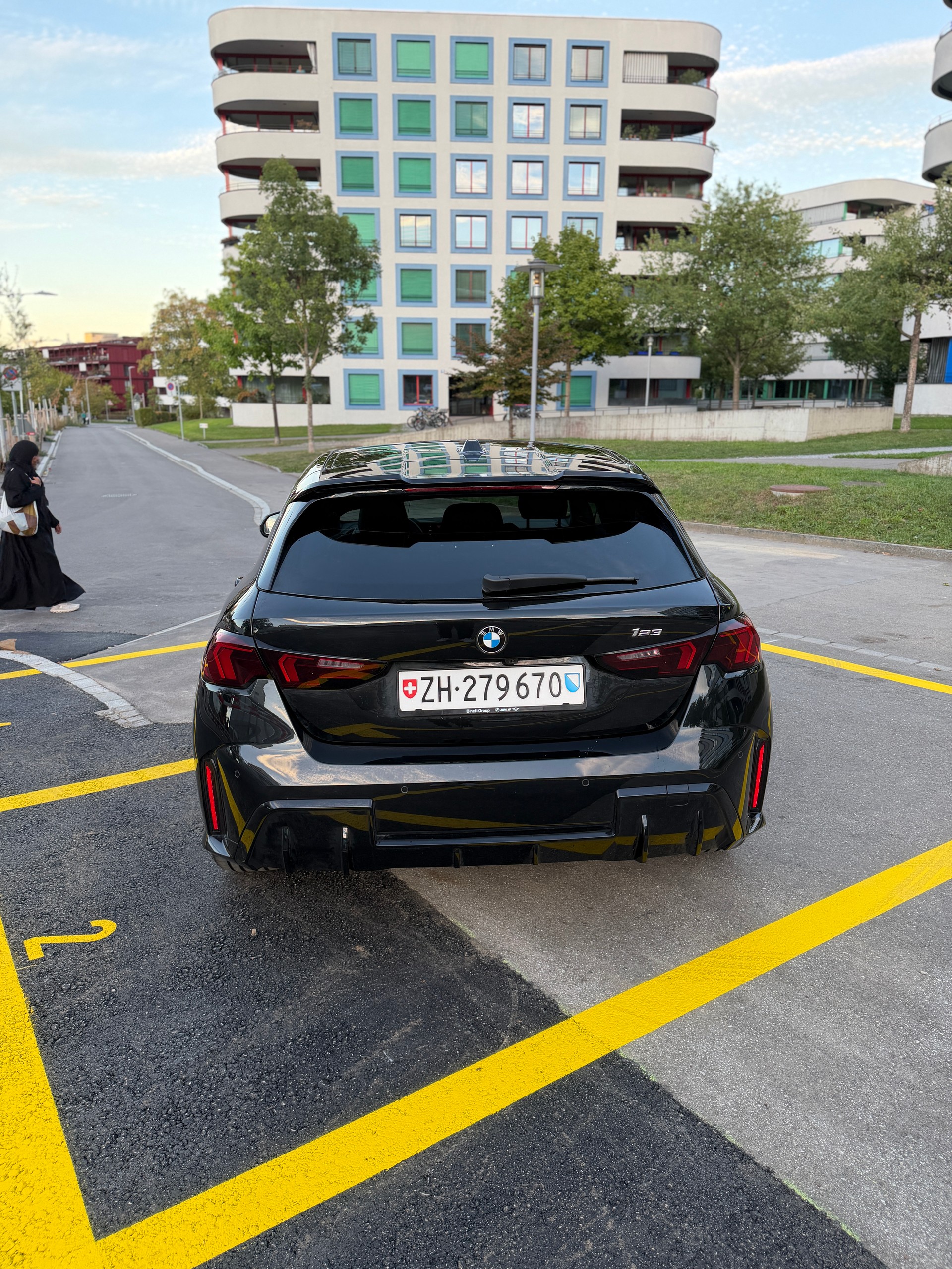 BMW 123 xDrive-image-5
