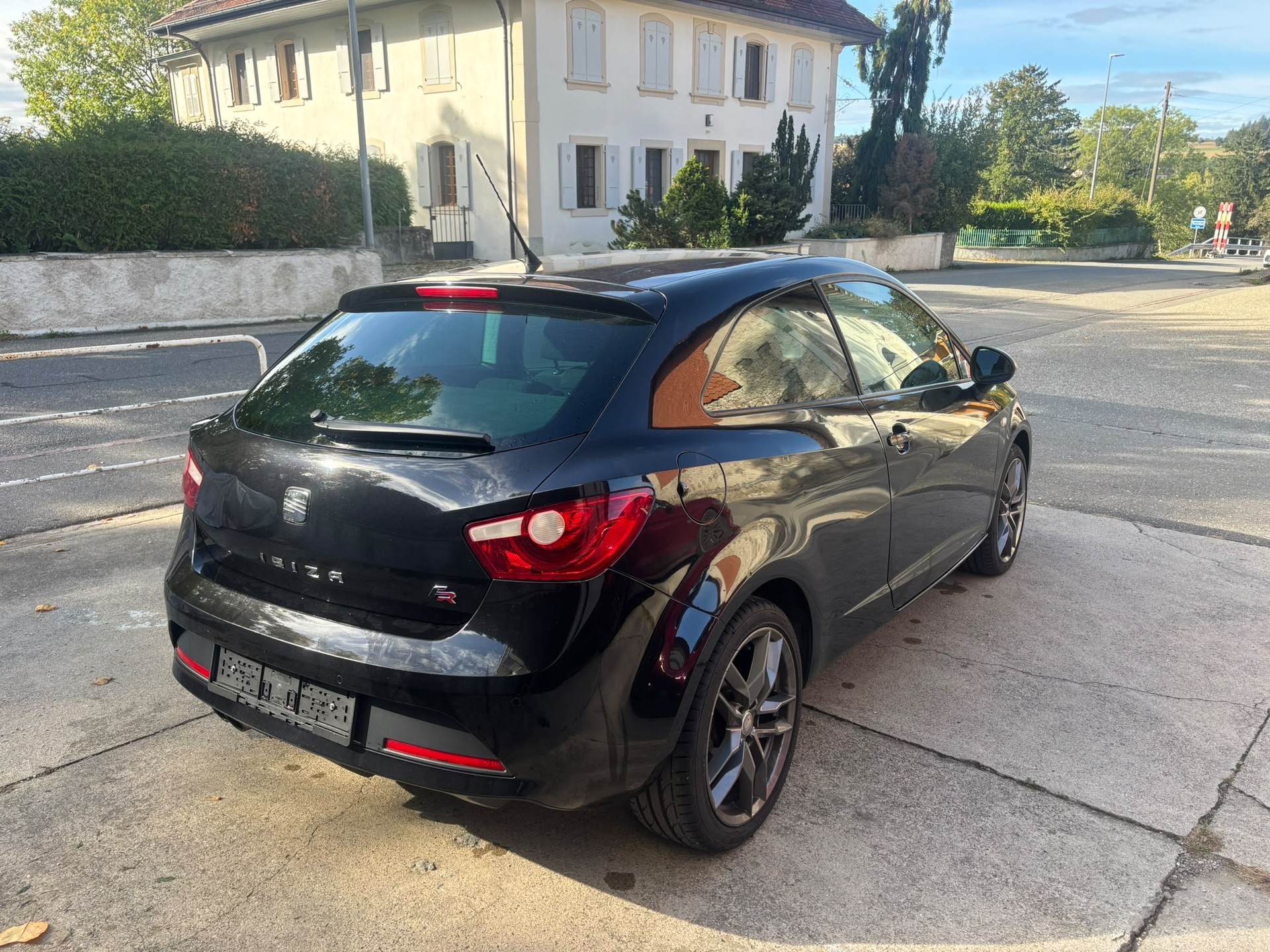 SEAT Ibiza SC 1.4 TSI FR DSG-image-2