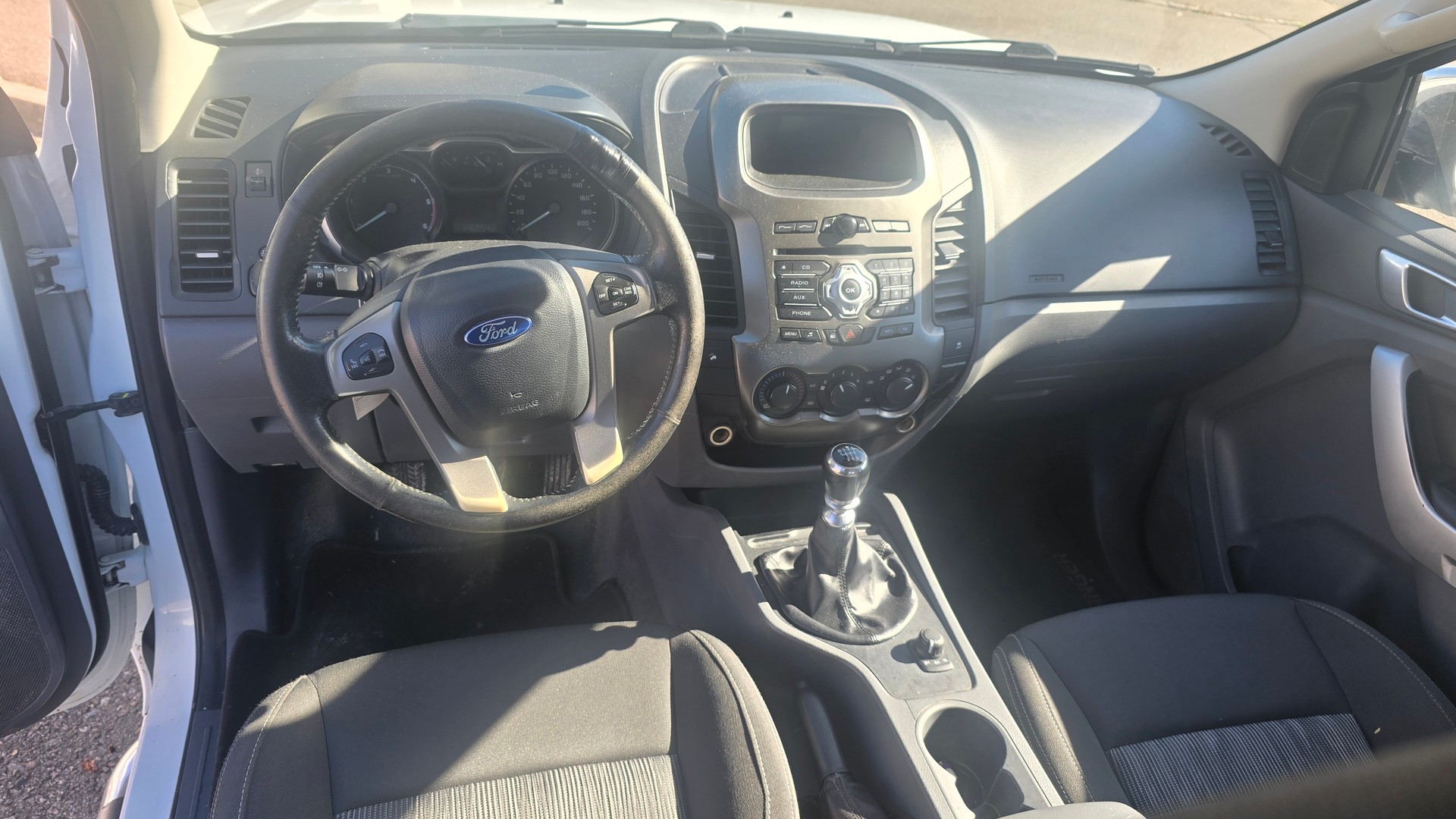 FORD Ranger XL 2.2 TDCi 4x4-image-4