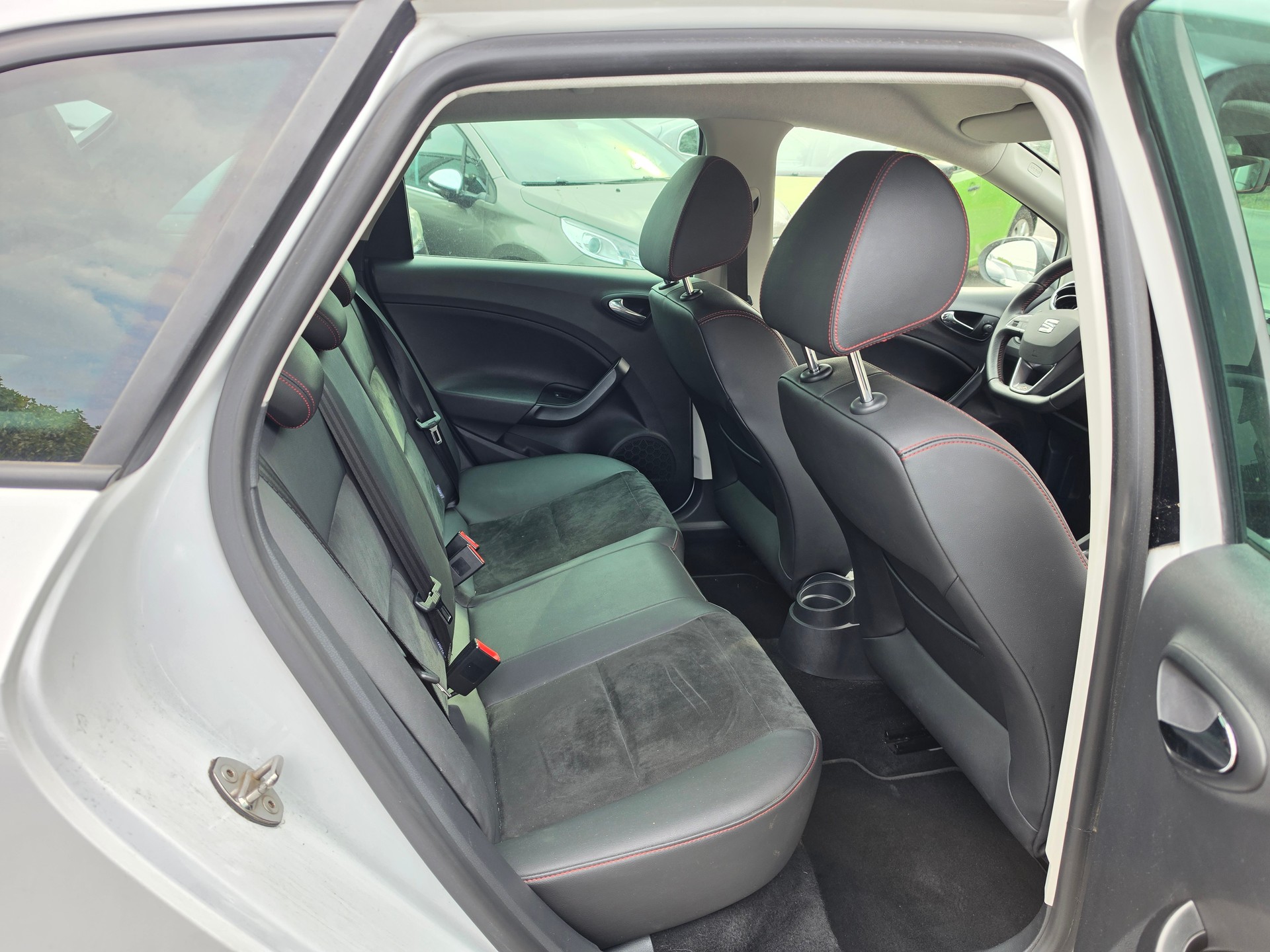 SEAT Ibiza ST 1.4 TDI FR Line-image-12