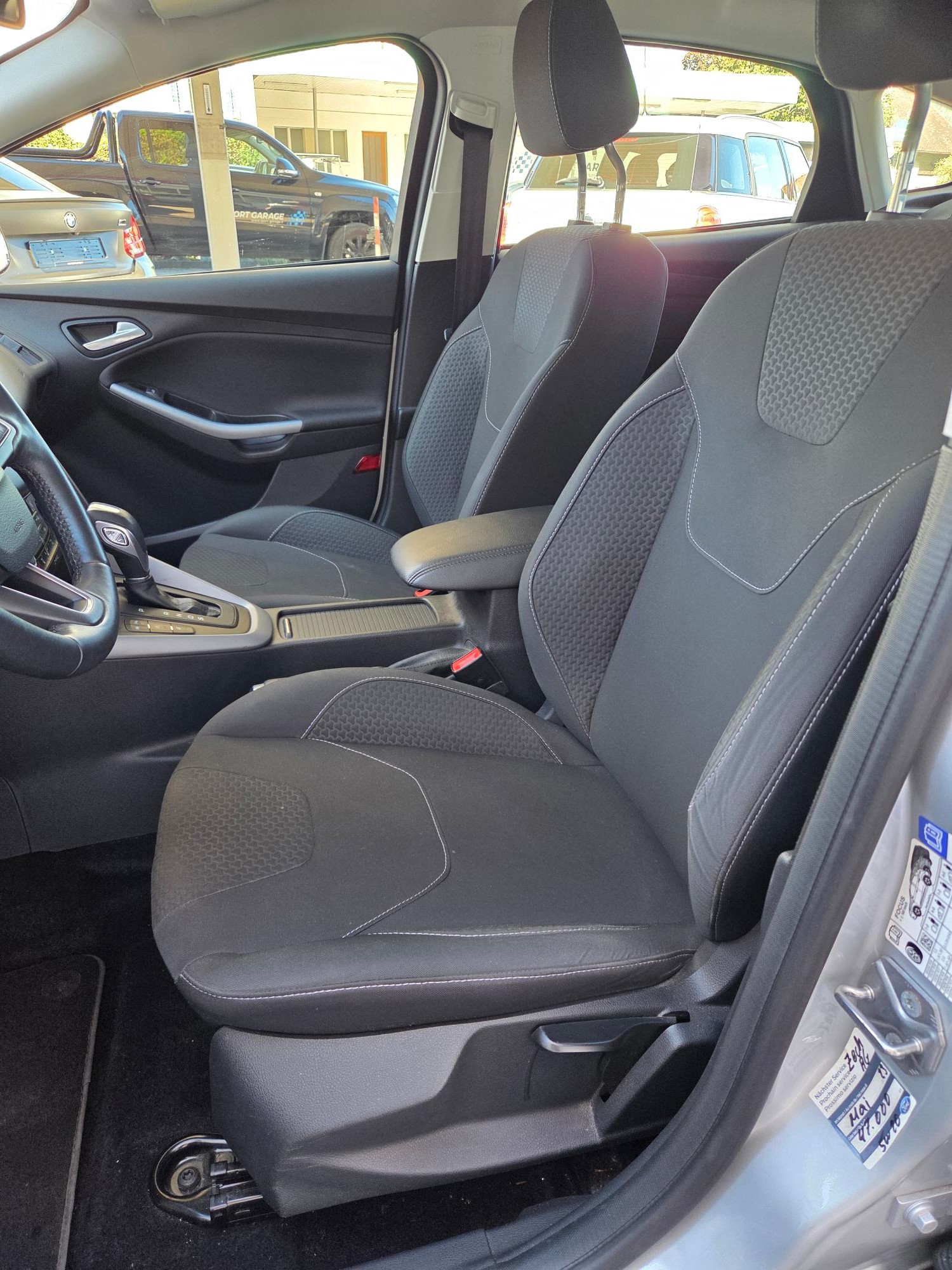 FORD Focus 1.5 SCTi Titanium Automatic-image-6