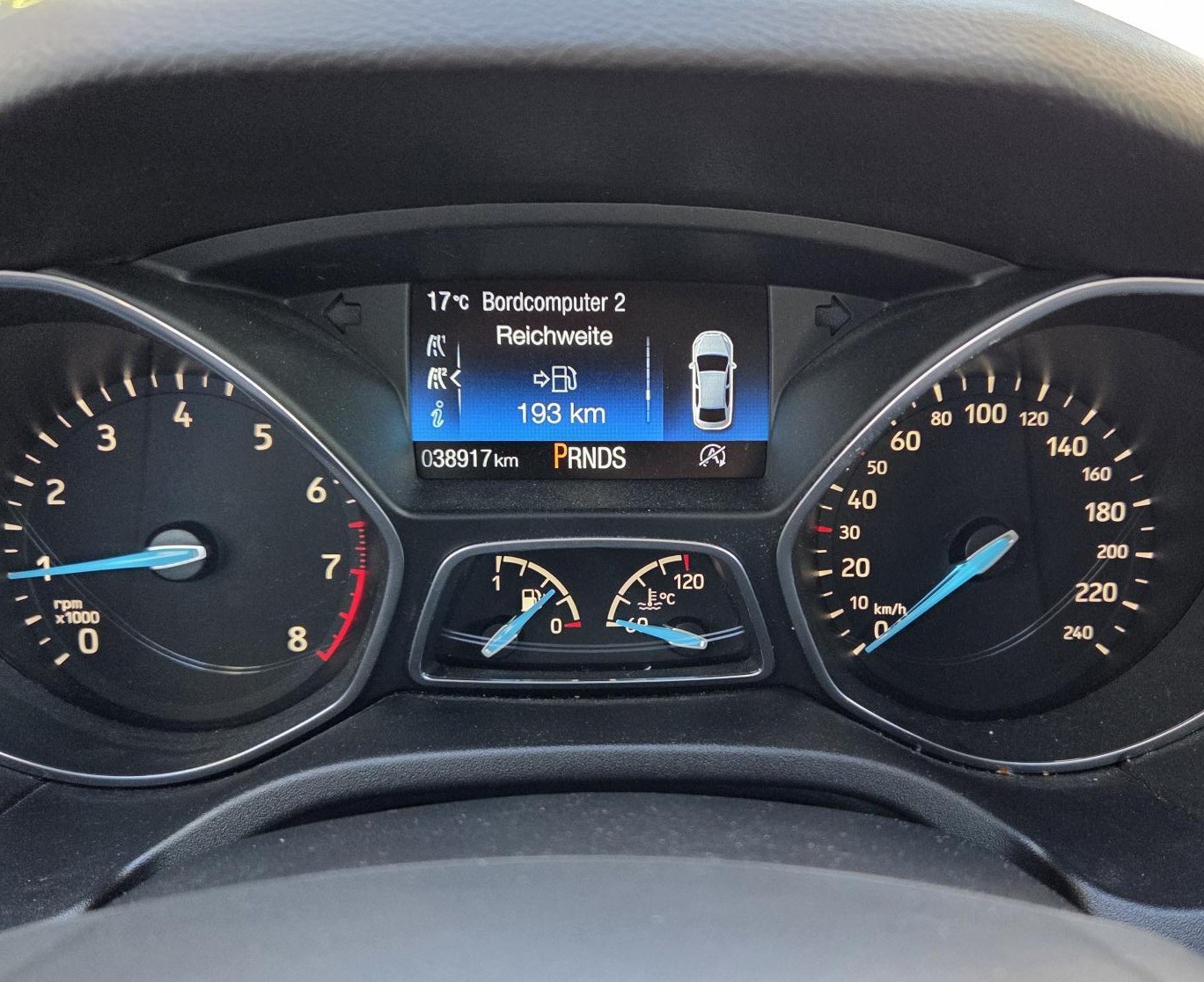 FORD Focus 1.5 SCTi Titanium Automatic-image-4