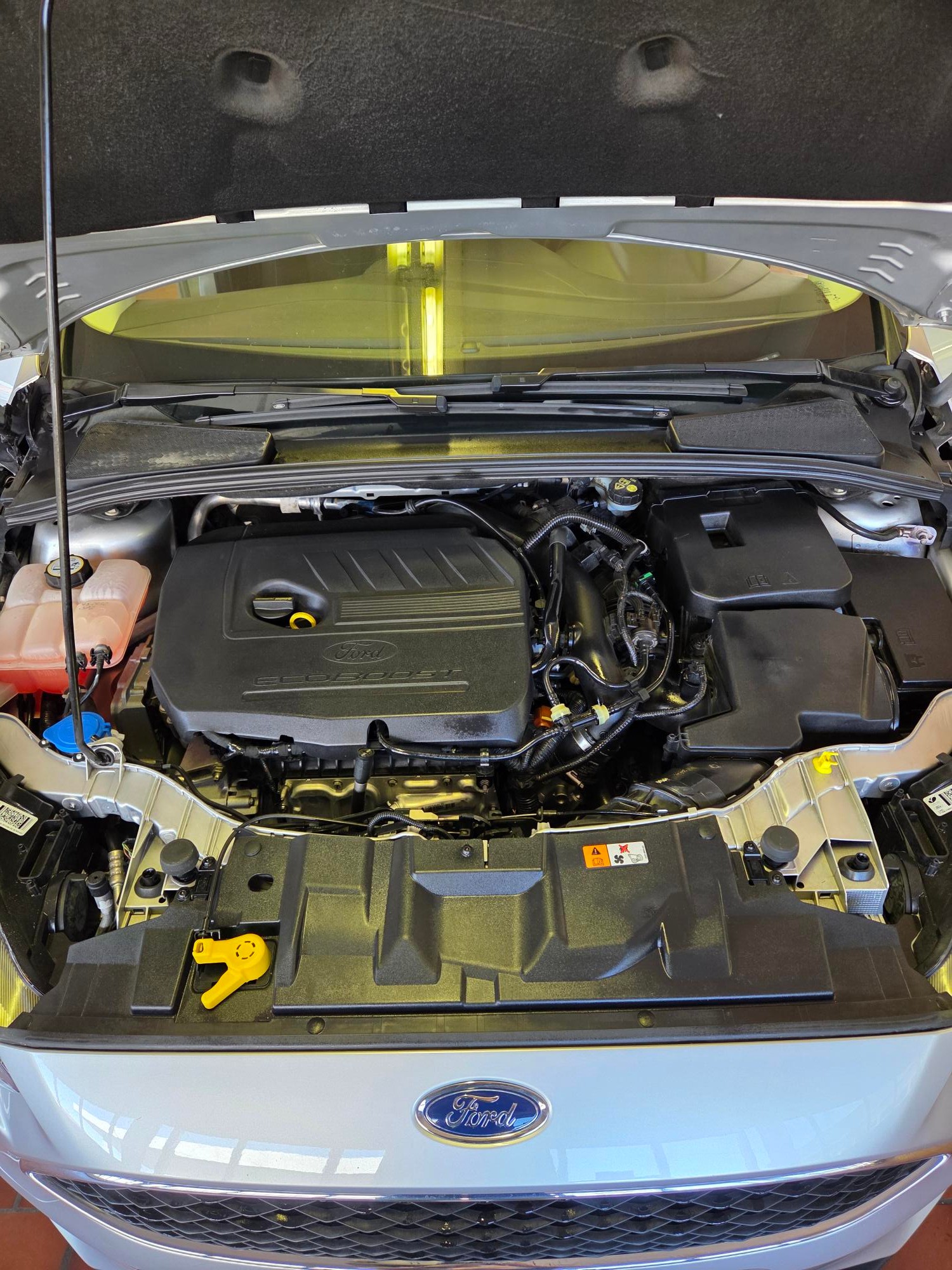 FORD Focus 1.5 SCTi Titanium Automatic-image-9