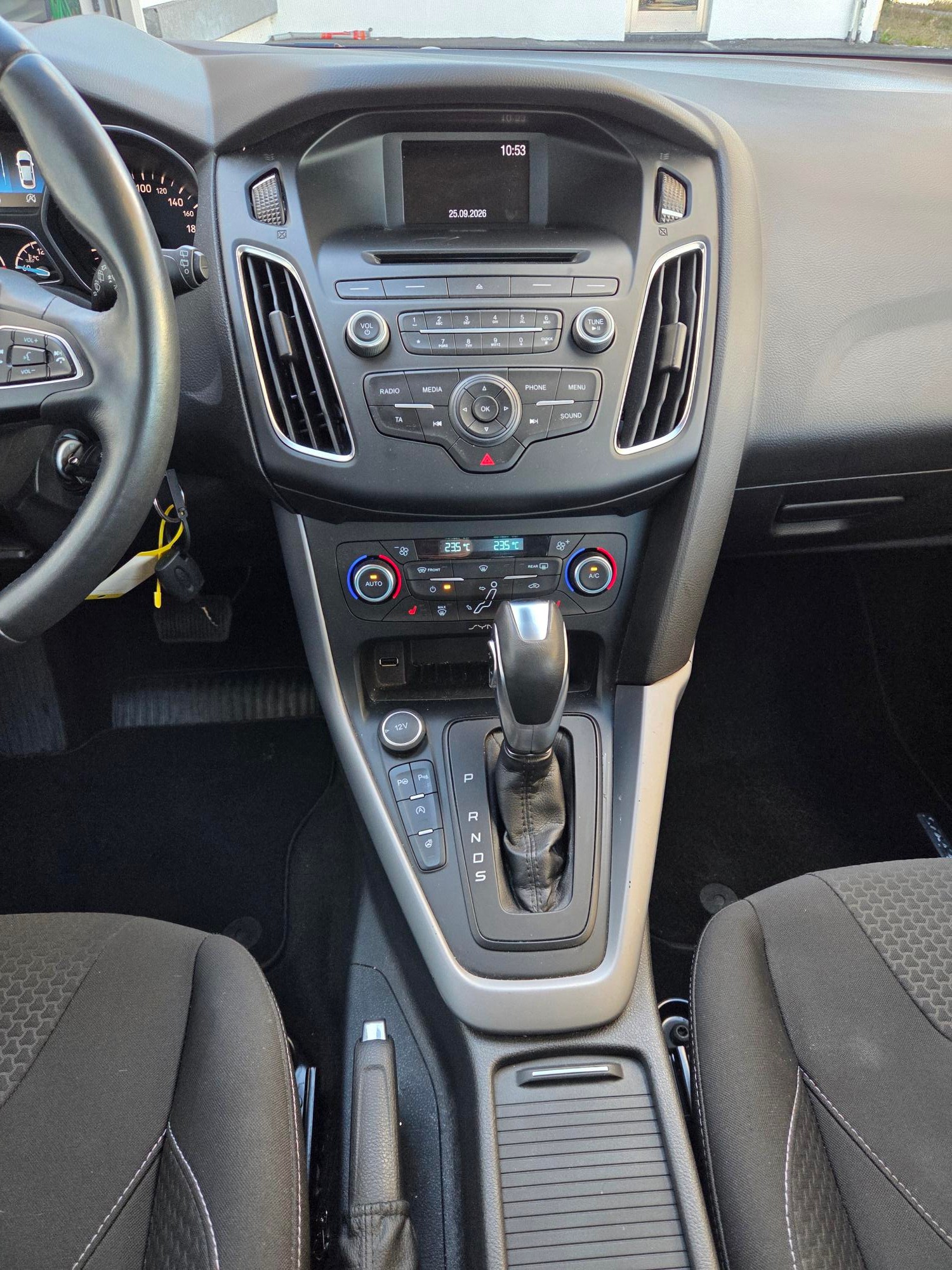 FORD Focus 1.5 SCTi Titanium Automatic-image-5
