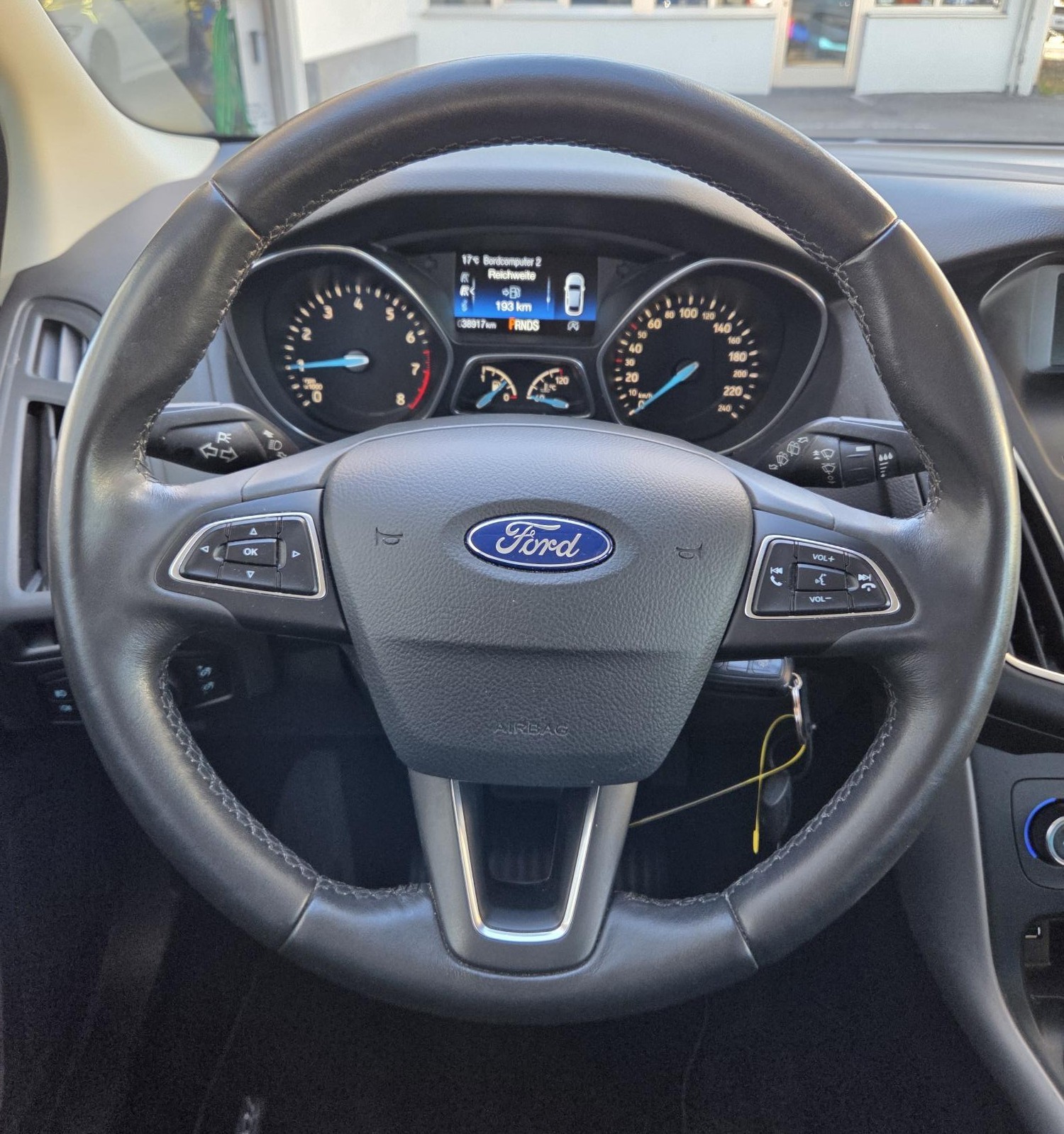 FORD Focus 1.5 SCTi Titanium Automatic-image-3