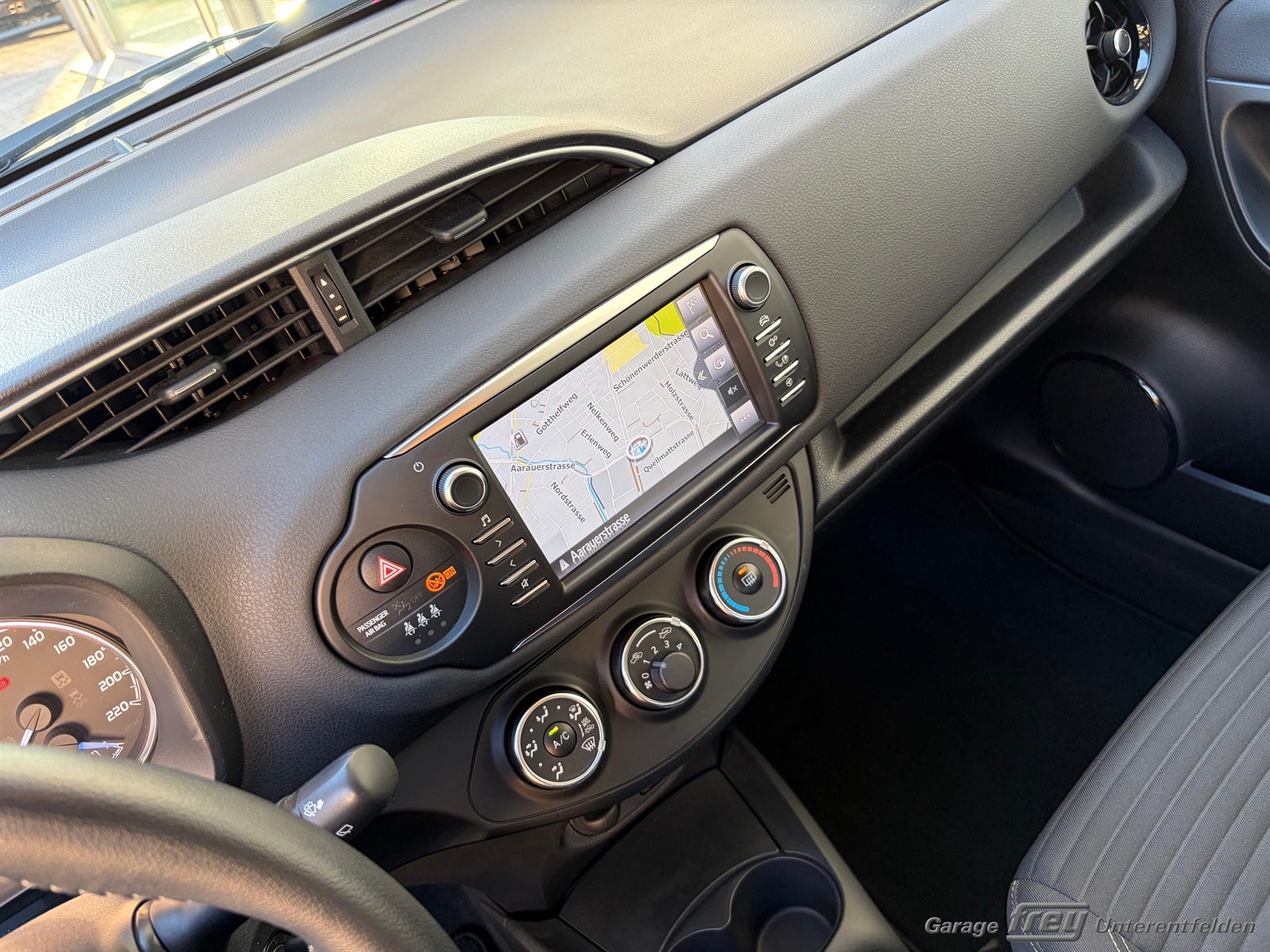 TOYOTA Yaris 1.5 Trend-image-10