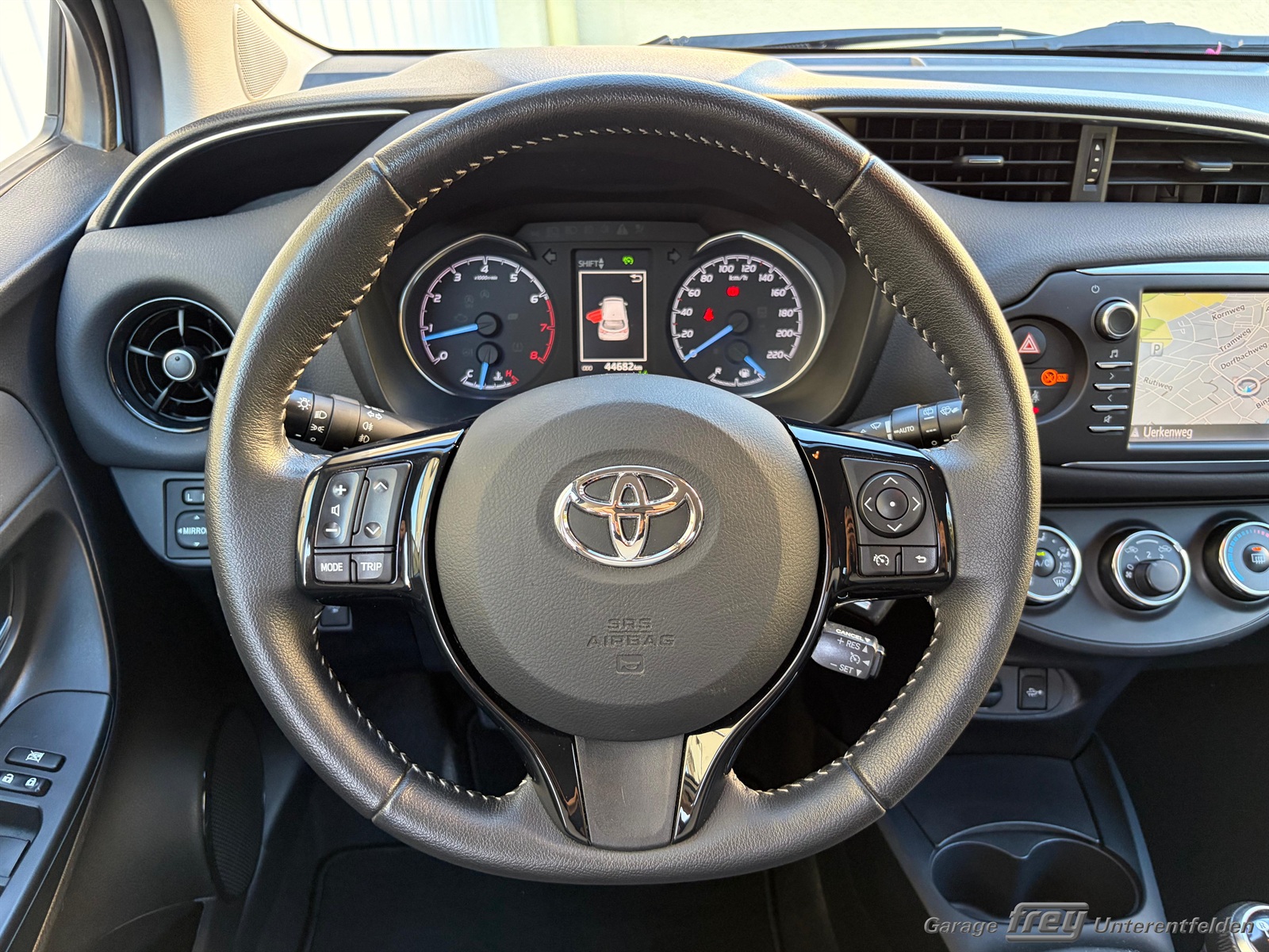 TOYOTA Yaris 1.5 Trend-image-8