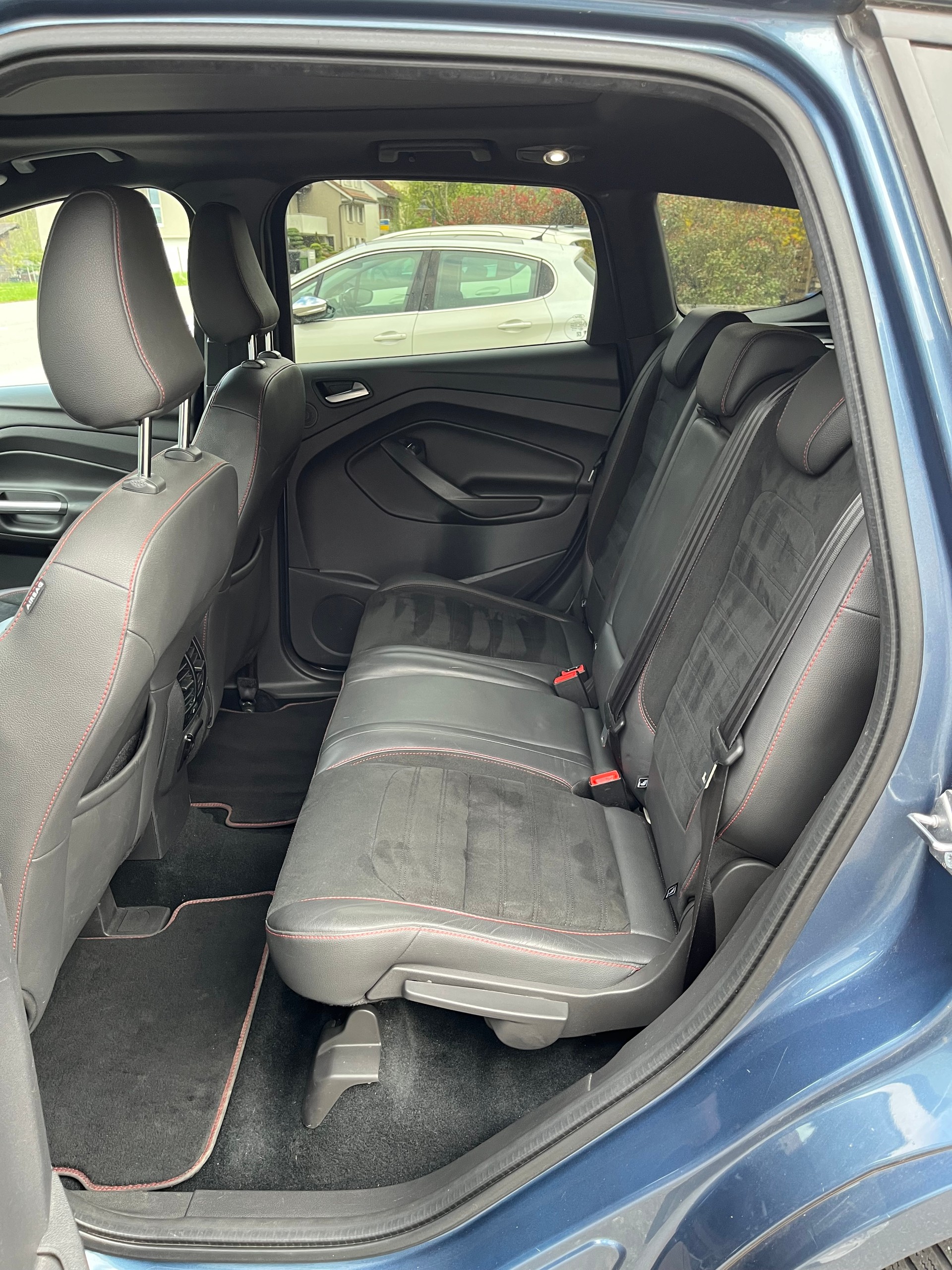 FORD Kuga 2.0 TDCi ST Line High 4WD PowerShift / Ab MFK / 1.Hand / 8-fach bereift-image-5