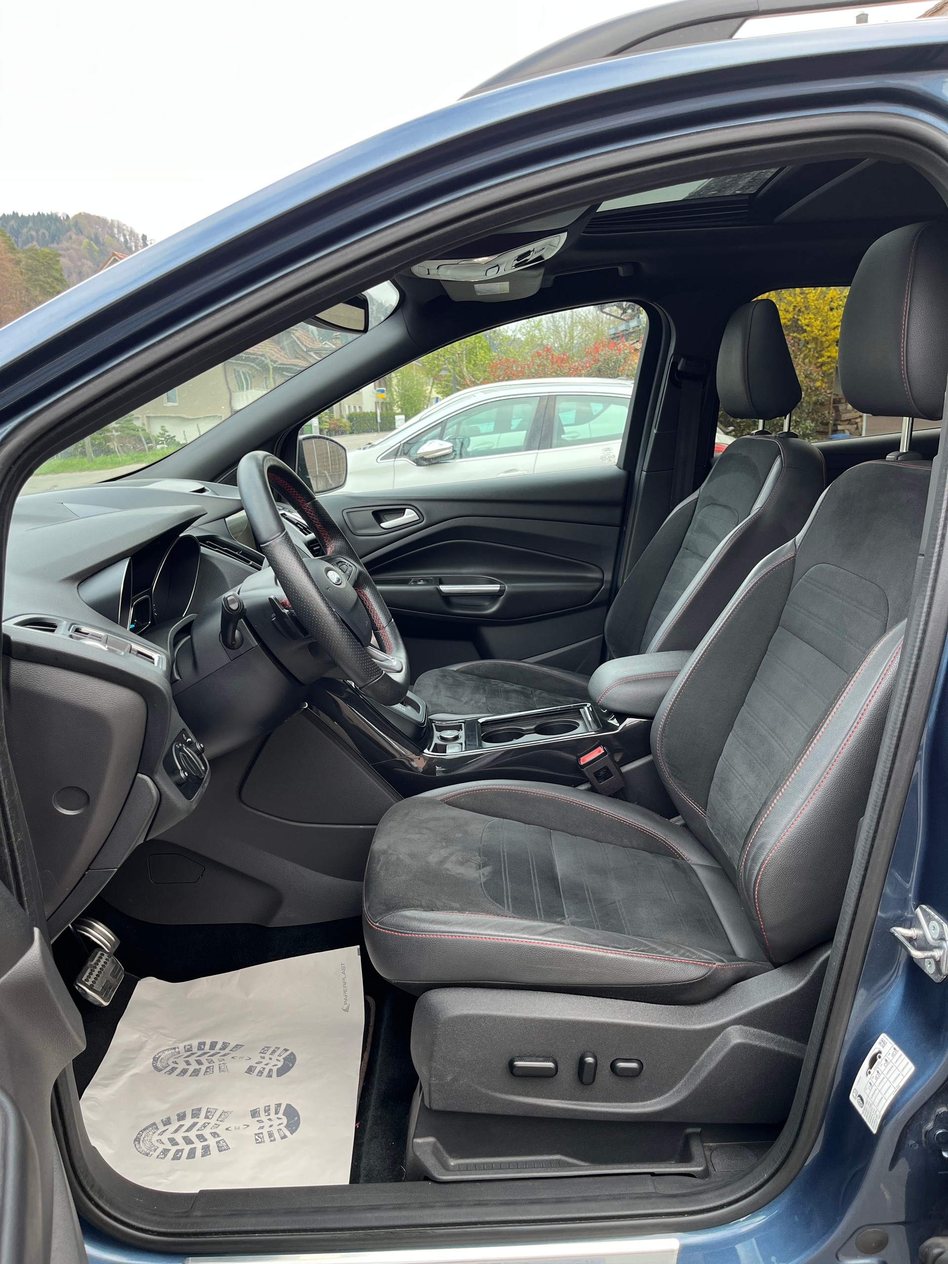 FORD Kuga 2.0 TDCi ST Line High 4WD PowerShift / Ab MFK / 1.Hand / 8-fach bereift-image-10