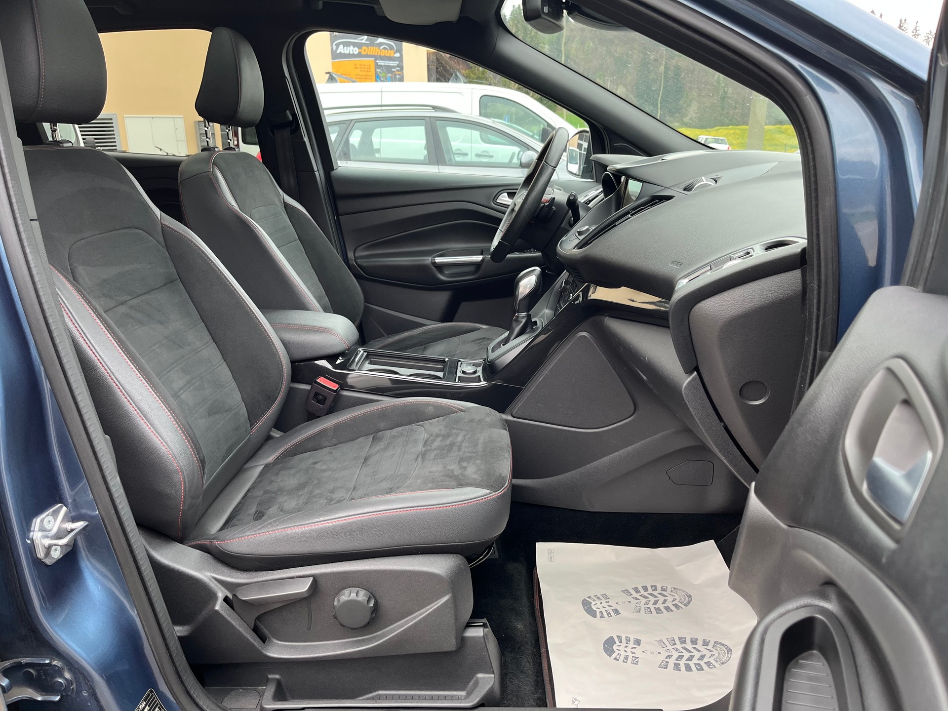 FORD Kuga 2.0 TDCi ST Line High 4WD PowerShift / Ab MFK / 1.Hand / 8-fach bereift-image-14