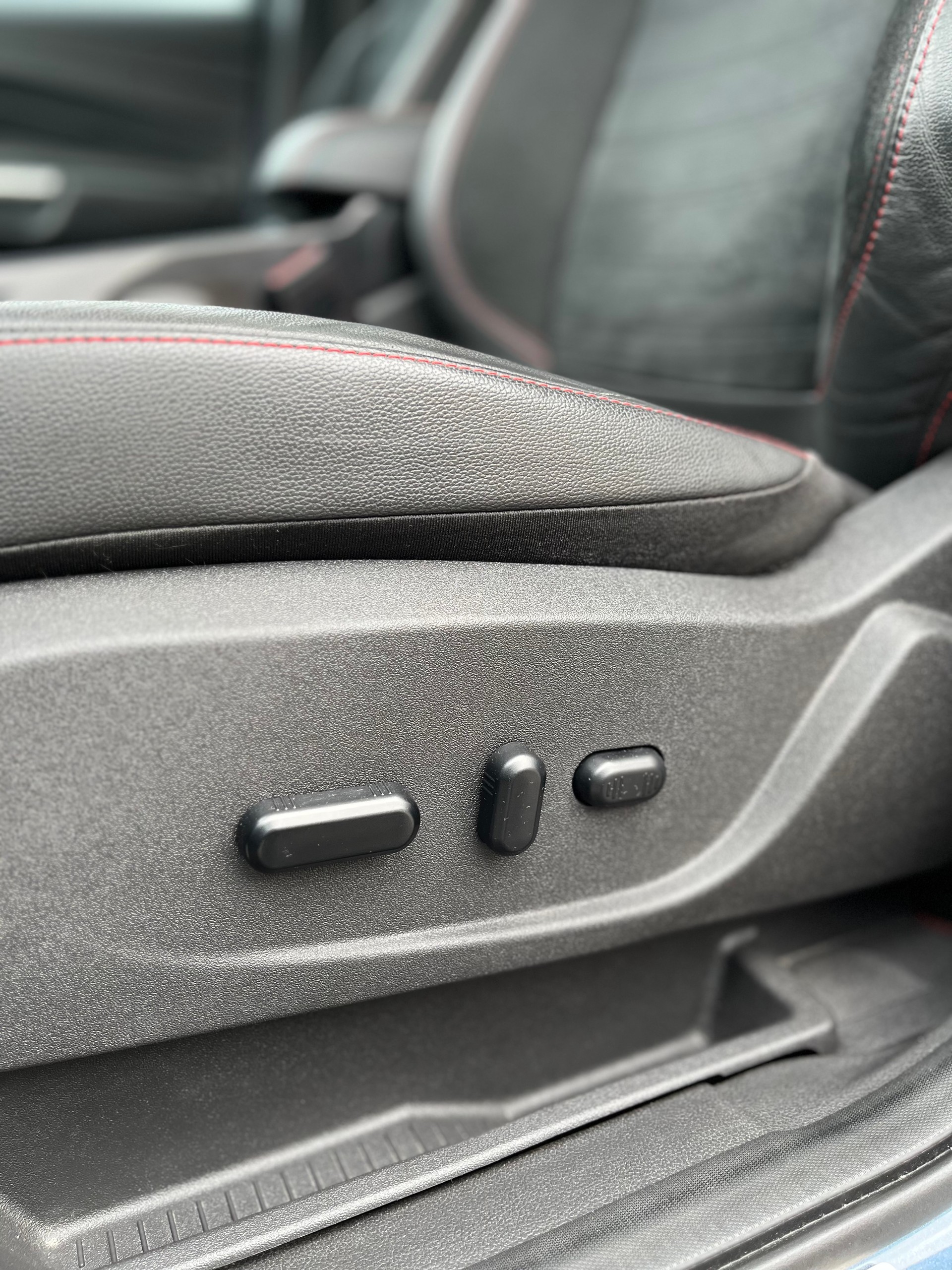 FORD Kuga 2.0 TDCi ST Line High 4WD PowerShift / Ab MFK / 1.Hand / 8-fach bereift-image-11