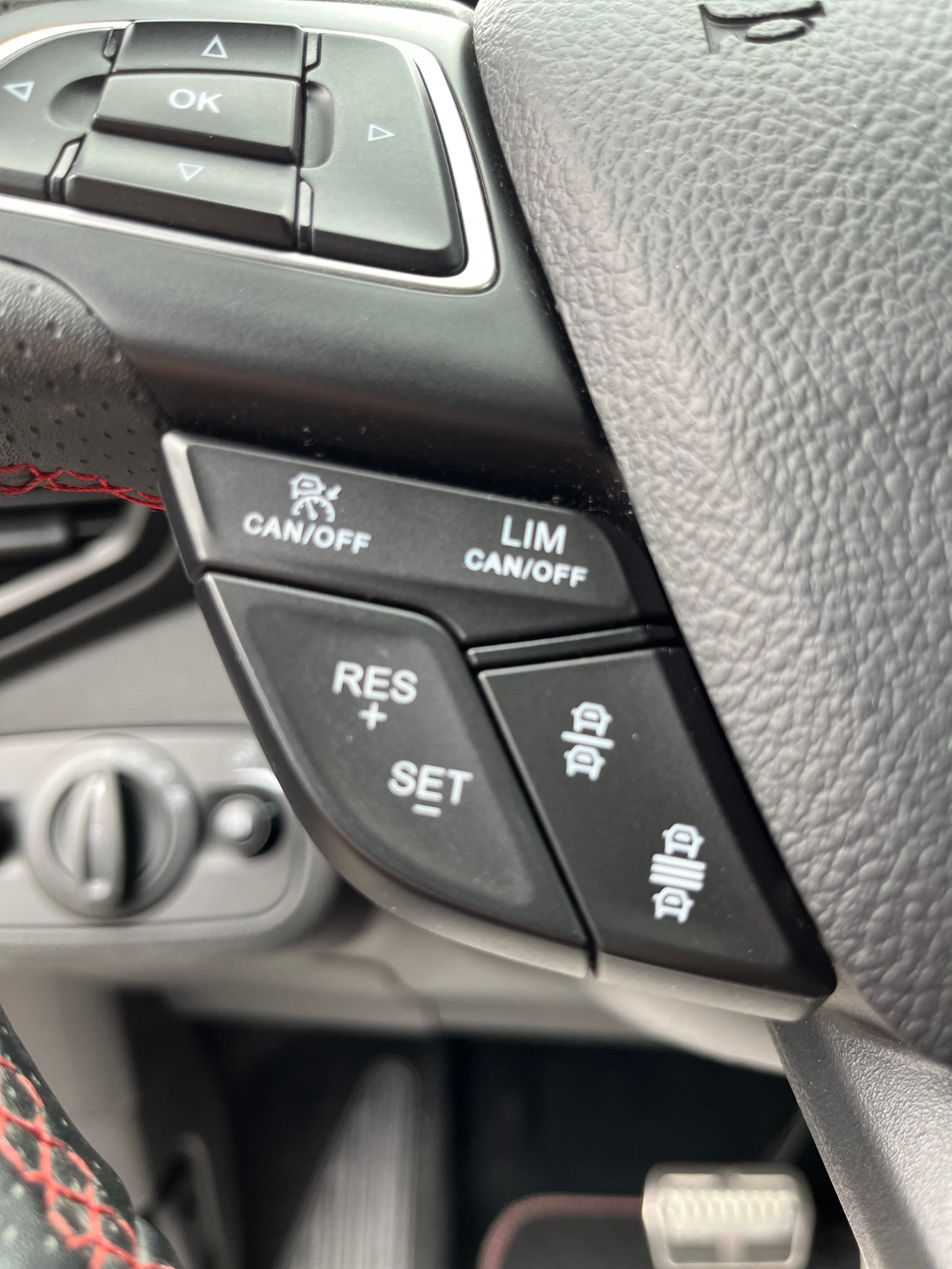 FORD Kuga 2.0 TDCi ST Line High 4WD PowerShift / Ab MFK / 1.Hand / 8-fach bereift-image-15