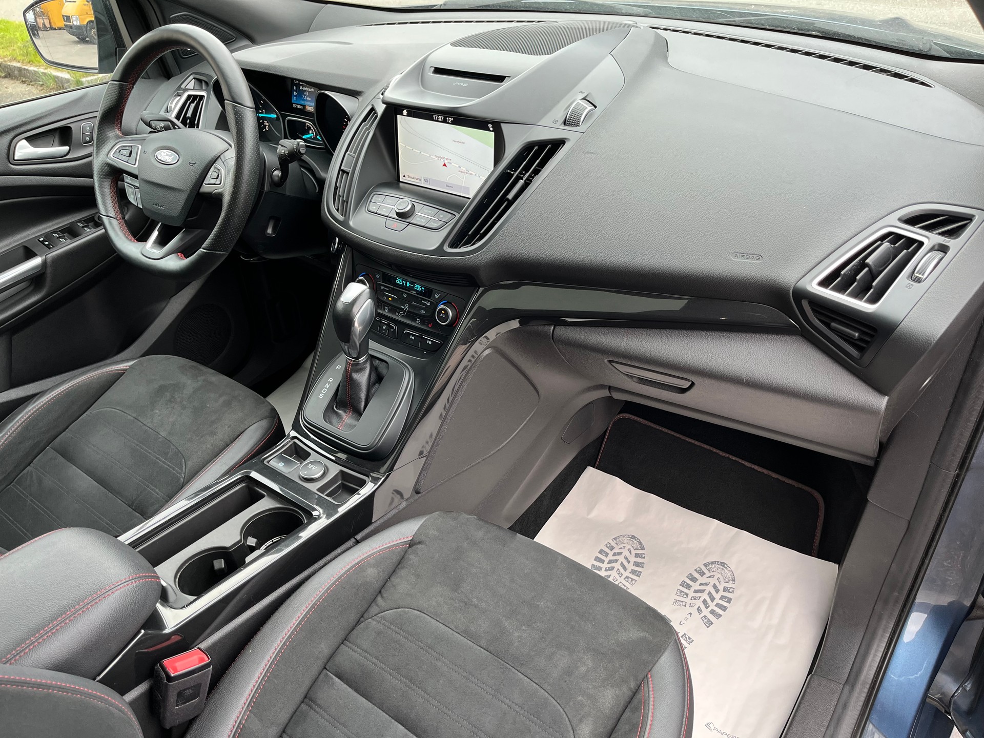 FORD Kuga 2.0 TDCi ST Line High 4WD PowerShift / Ab MFK / 1.Hand / 8-fach bereift-image-13