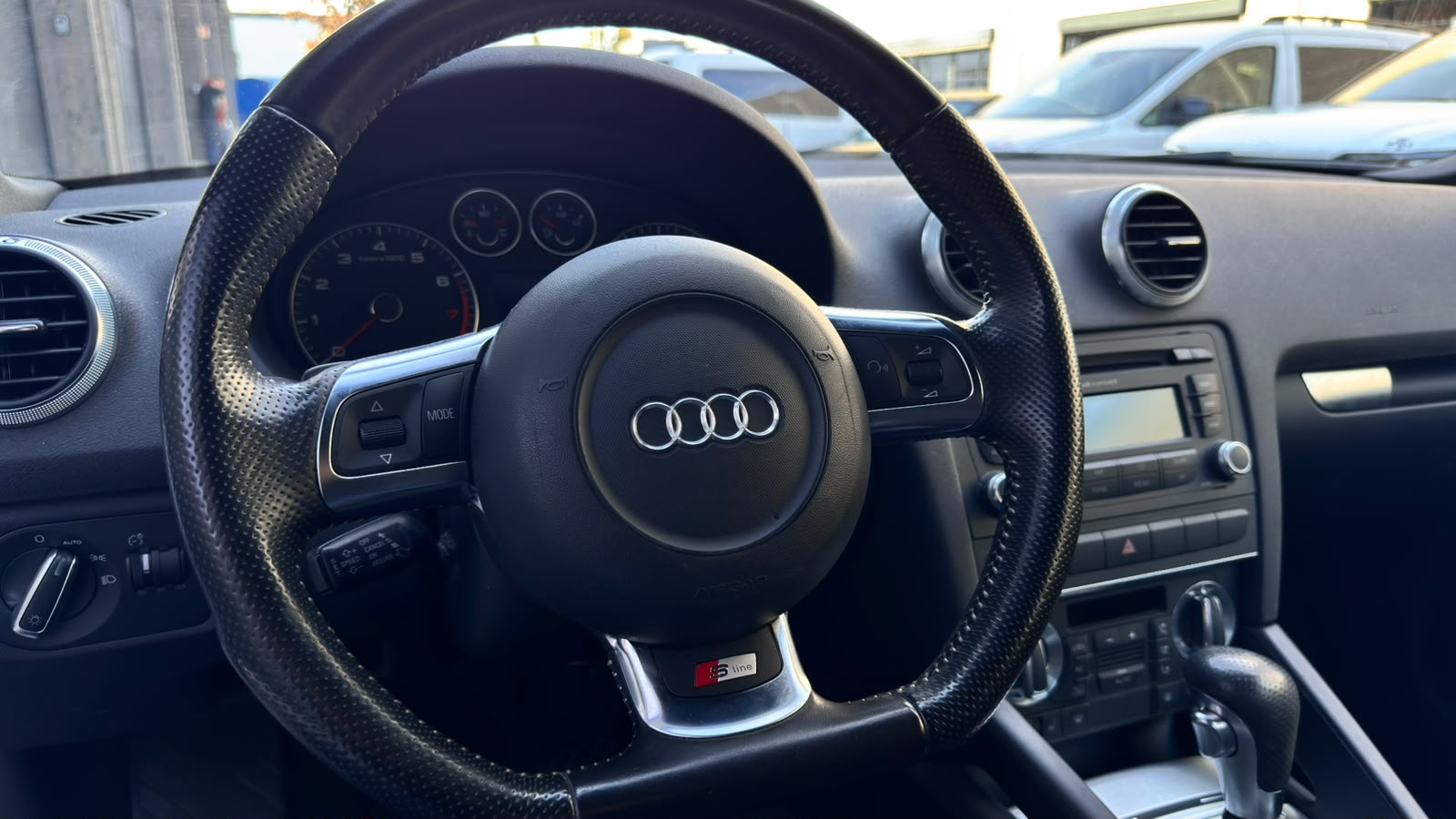 AUDI A3 Sportback 2.0 TFSI Ambition quattro S-tronic-image-7