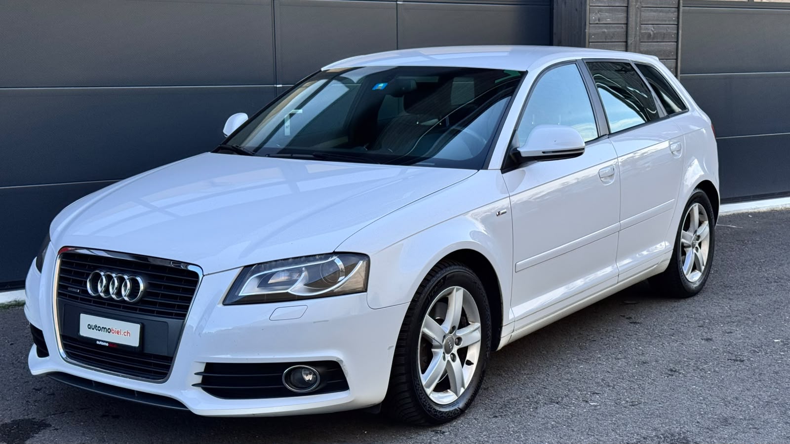 AUDI A3 Sportback 2.0 TFSI Ambition quattro S-tronic-image-0
