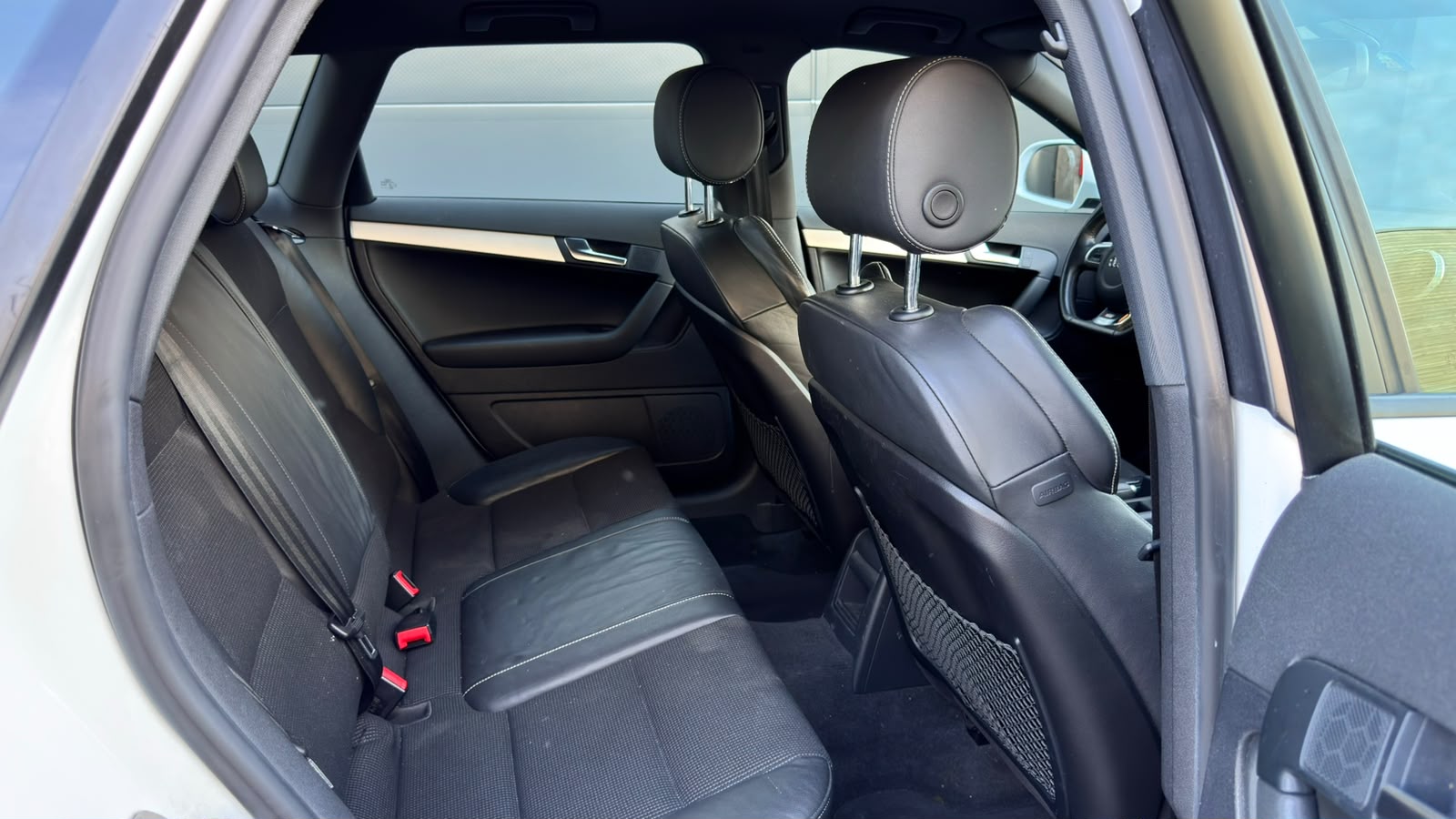 AUDI A3 Sportback 2.0 TFSI Ambition quattro S-tronic-image-6