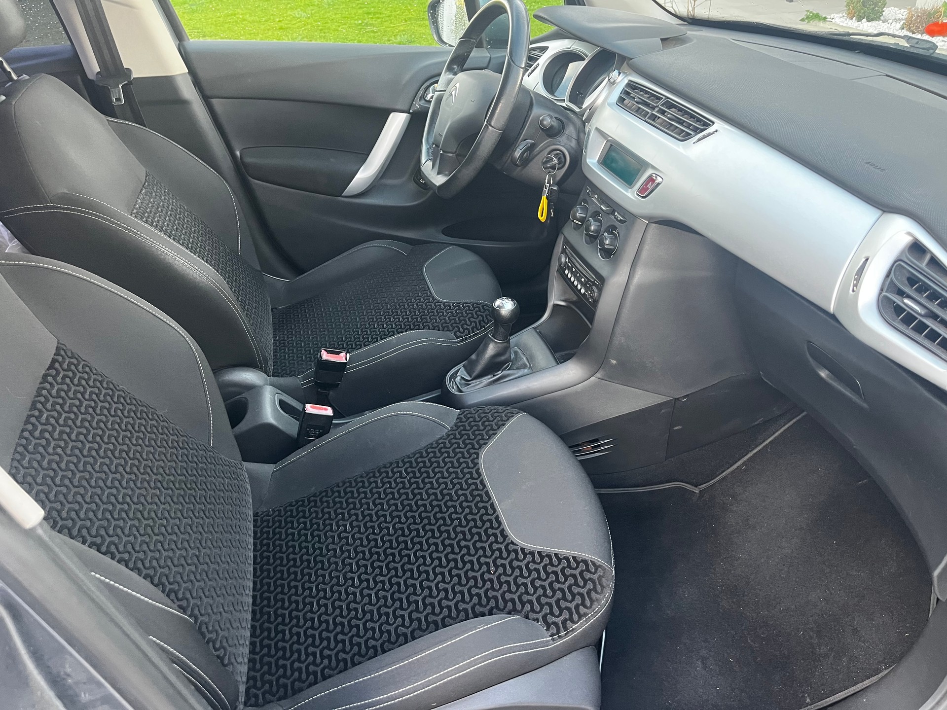 CITROEN C3 1.4i 16V Chic-image-8