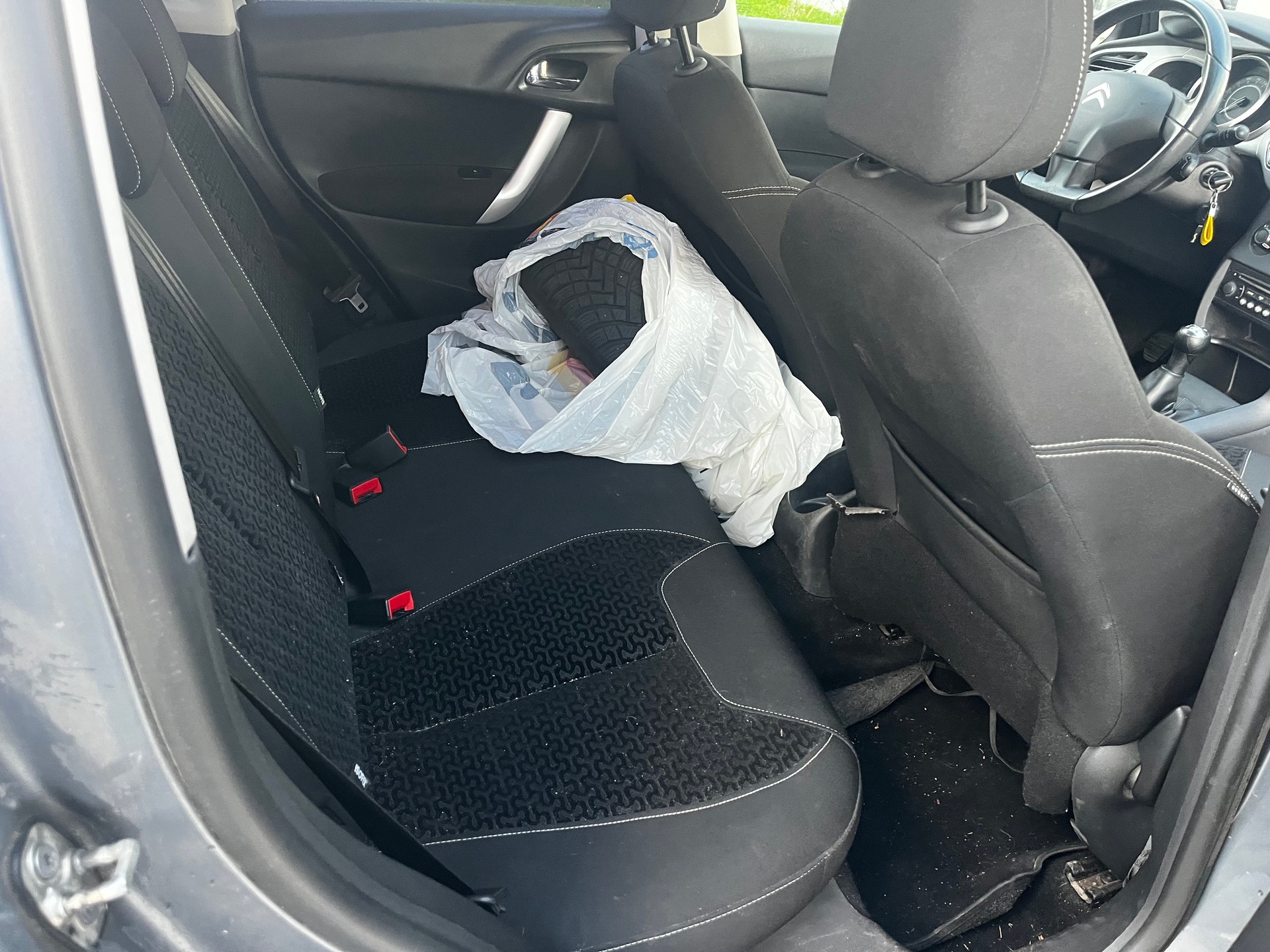 CITROEN C3 1.4i 16V Chic-image-9