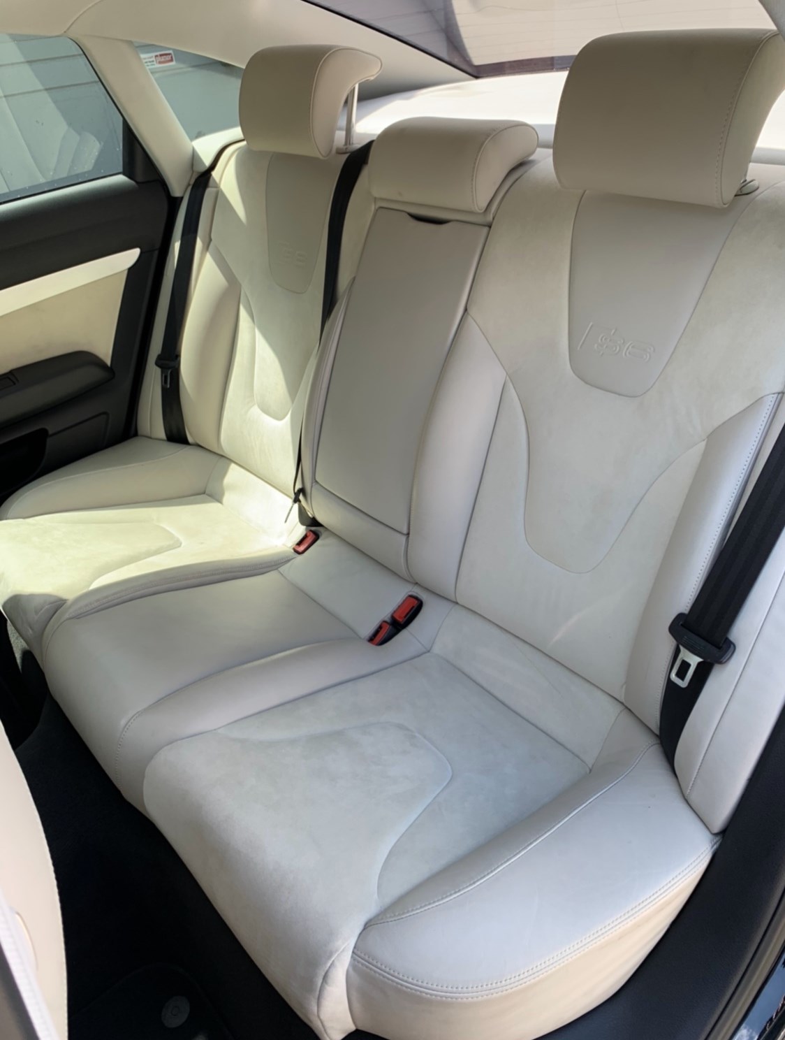 AUDI S6 5.2 V10 quattro tiptronic-image-8