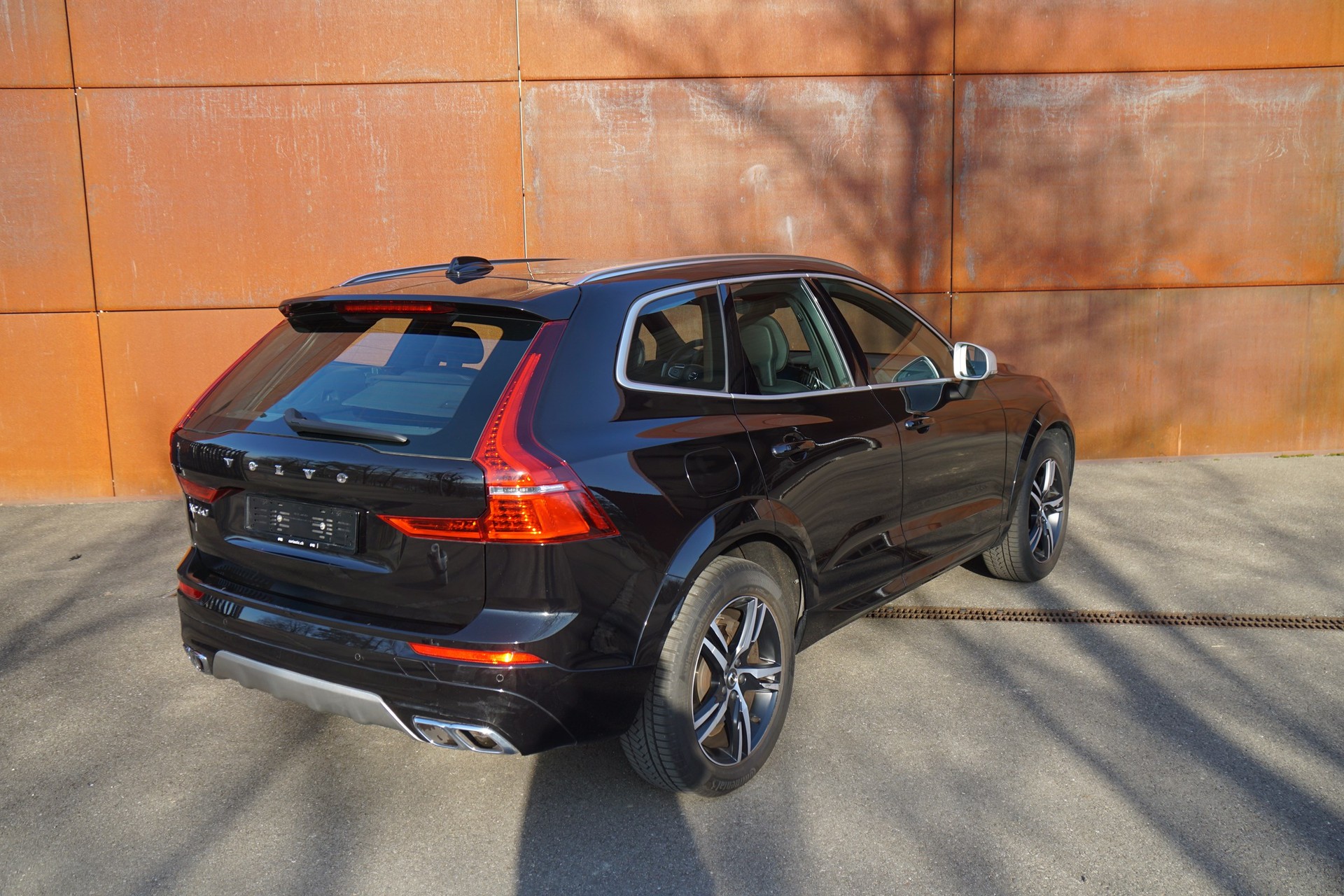VOLVO XC60 D4 AWD R-Design Geartronic-image-6
