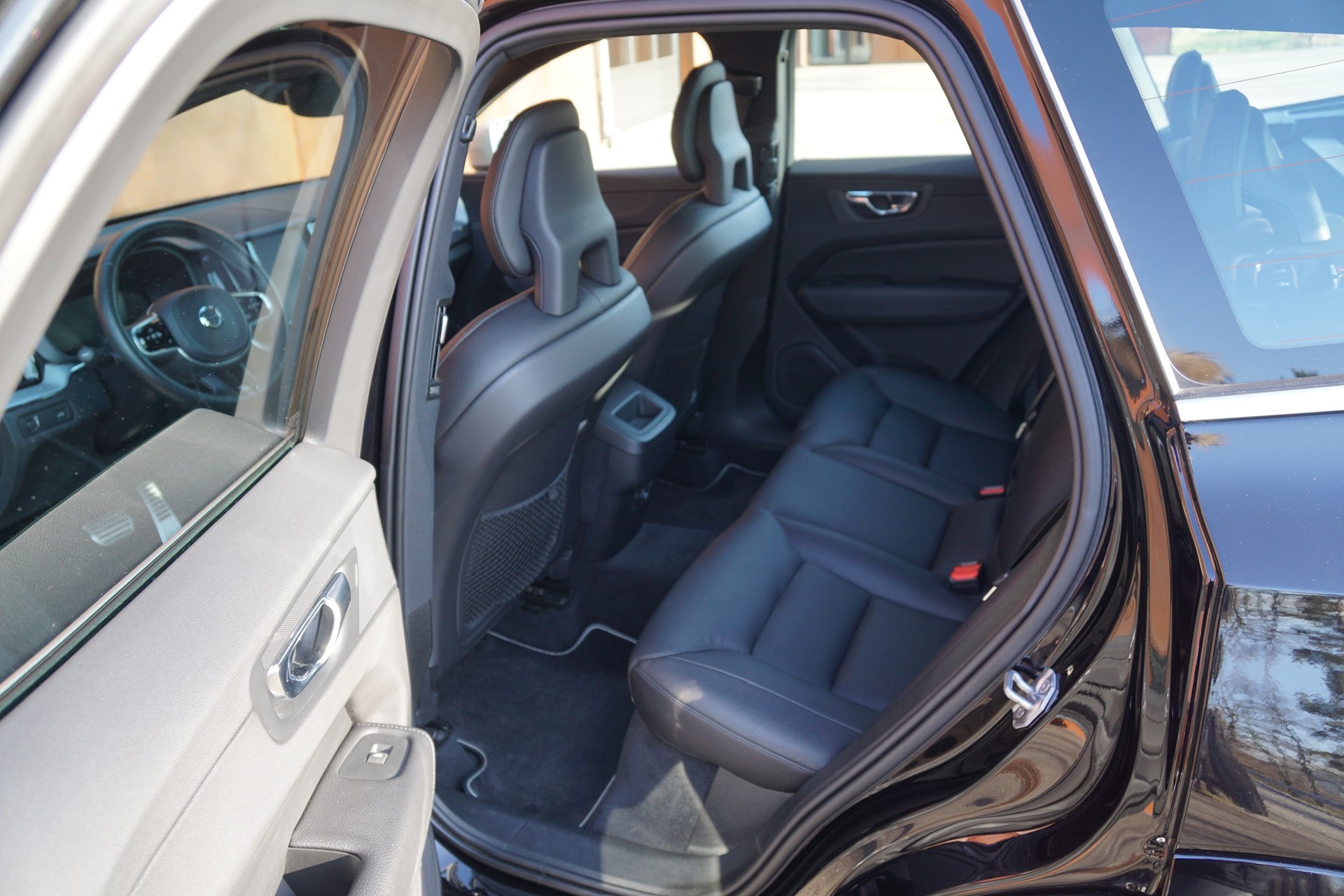 VOLVO XC60 D4 AWD R-Design Geartronic-image-14