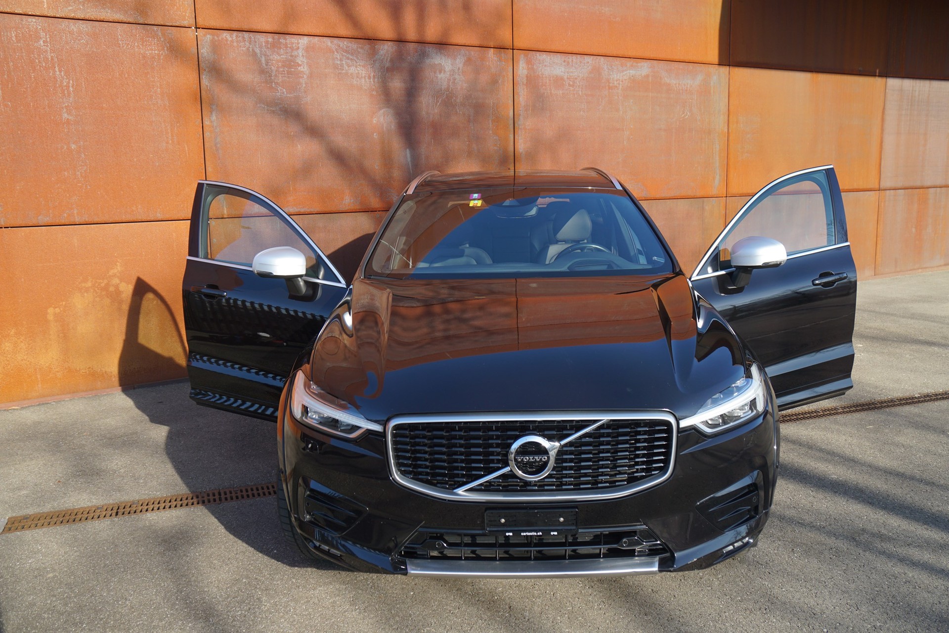 VOLVO XC60 D4 AWD R-Design Geartronic-image-9