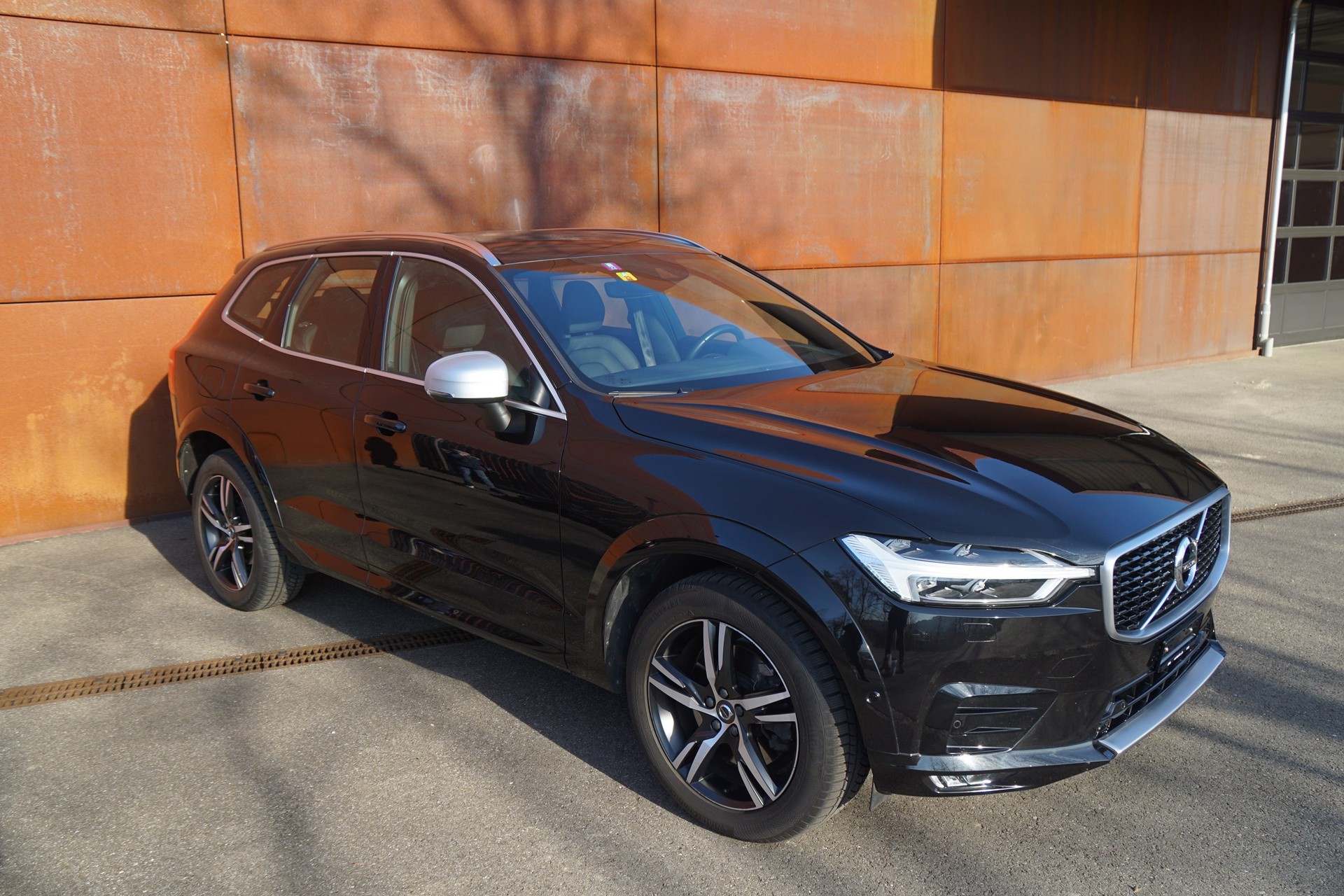 VOLVO XC60 D4 AWD R-Design Geartronic-image-8