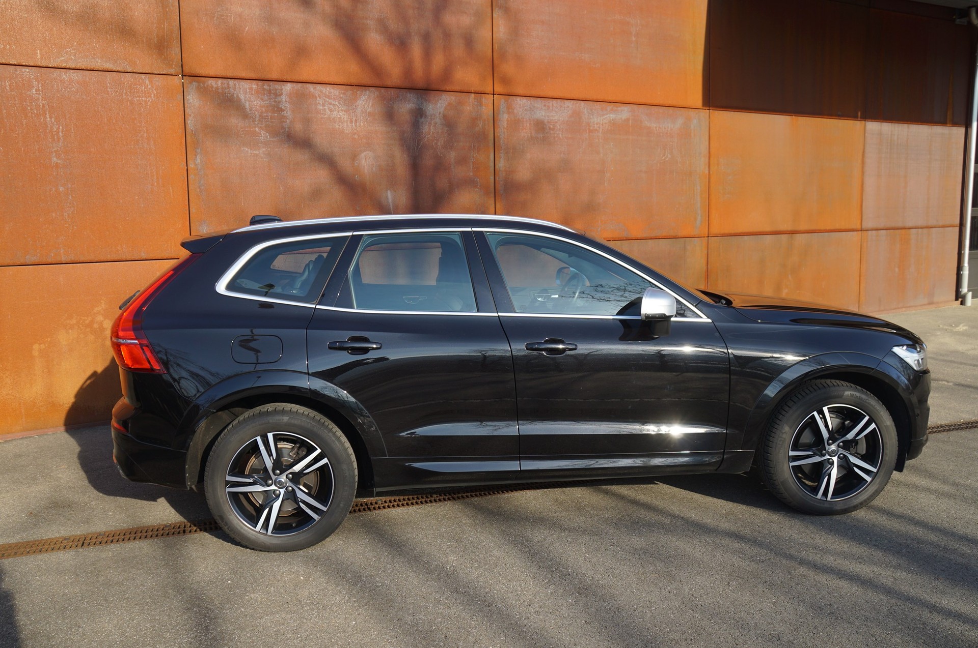 VOLVO XC60 D4 AWD R-Design Geartronic-image-7