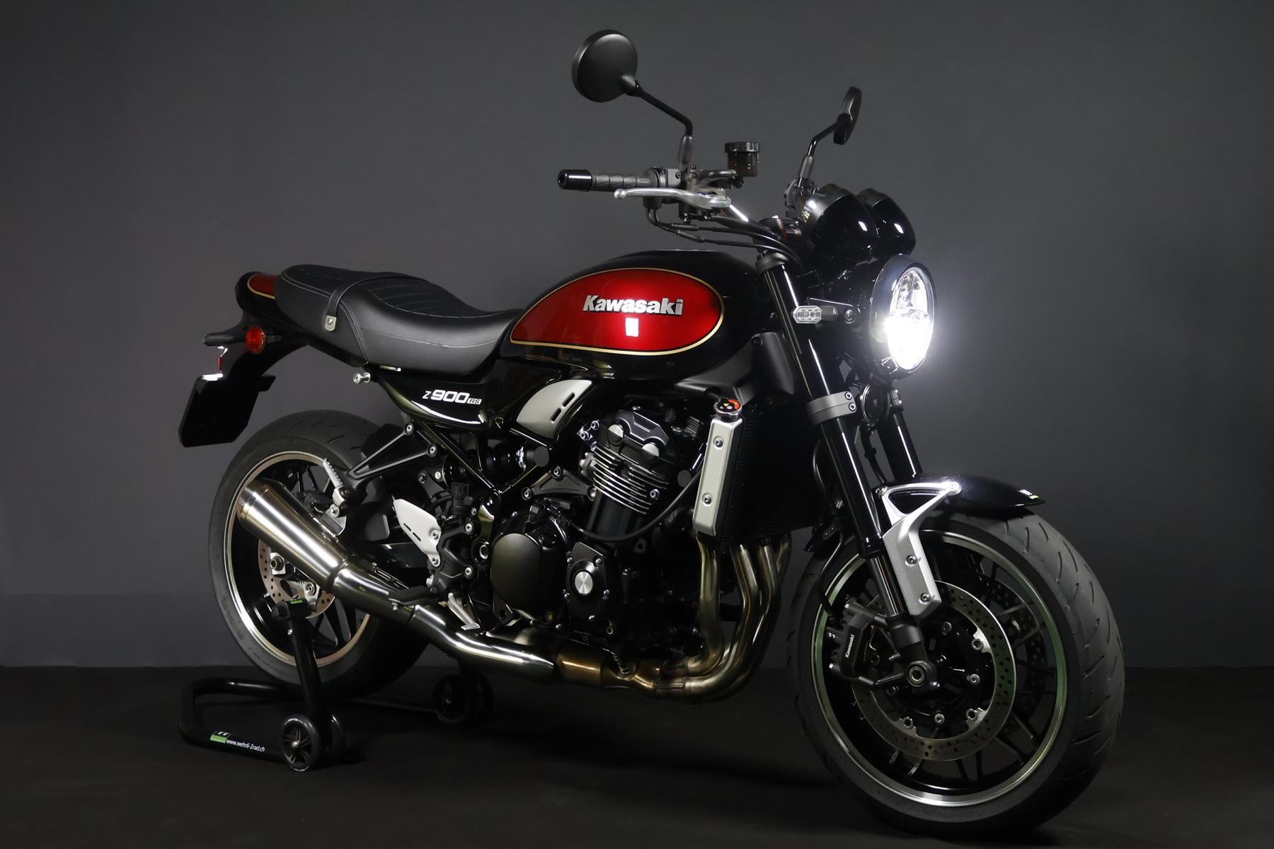 KAWASAKI Z 900 RS-showroom-element-2