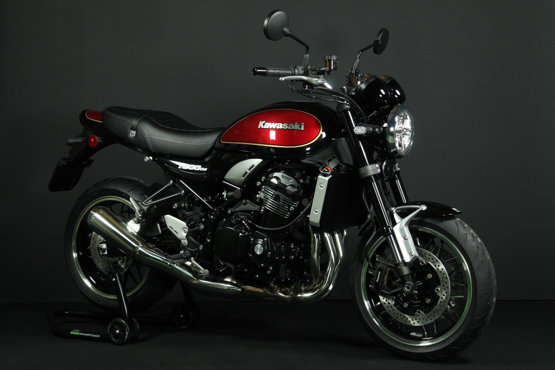 KAWASAKI Z 900 RS-showroom-element-1