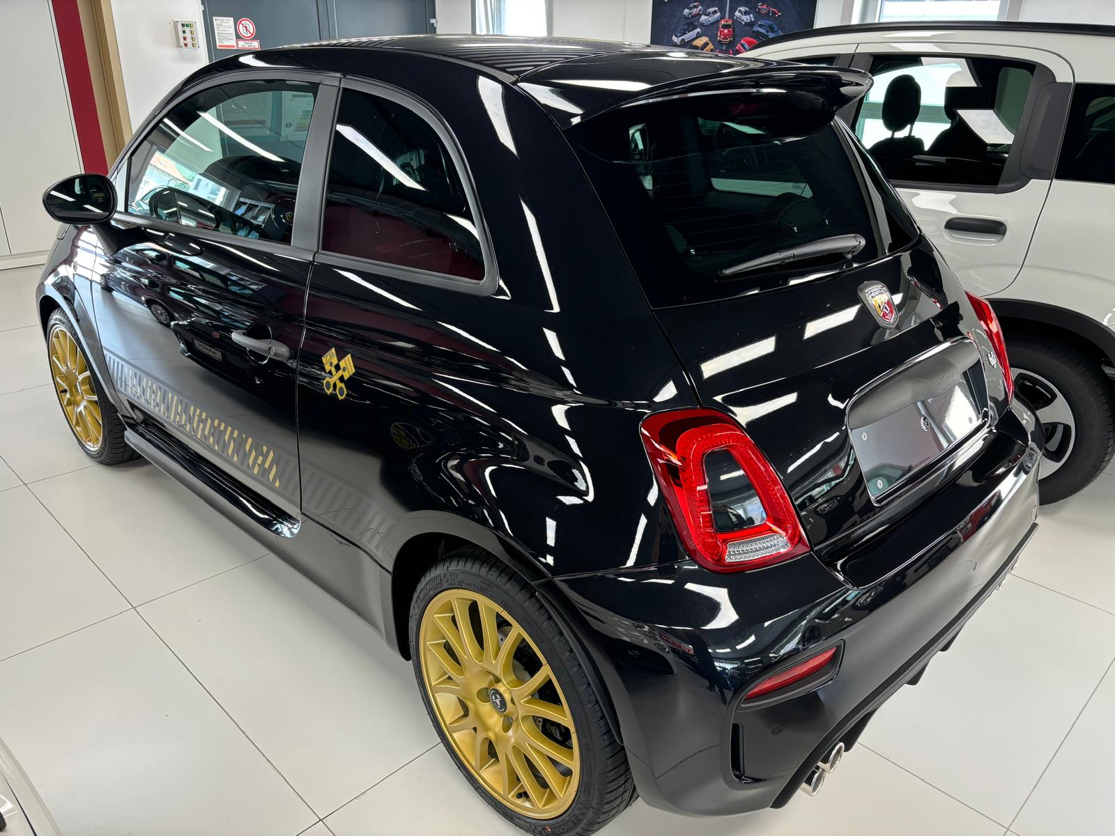 FIAT 695 1.4 16V Turbo Abarth 75° Anniversario-image-1