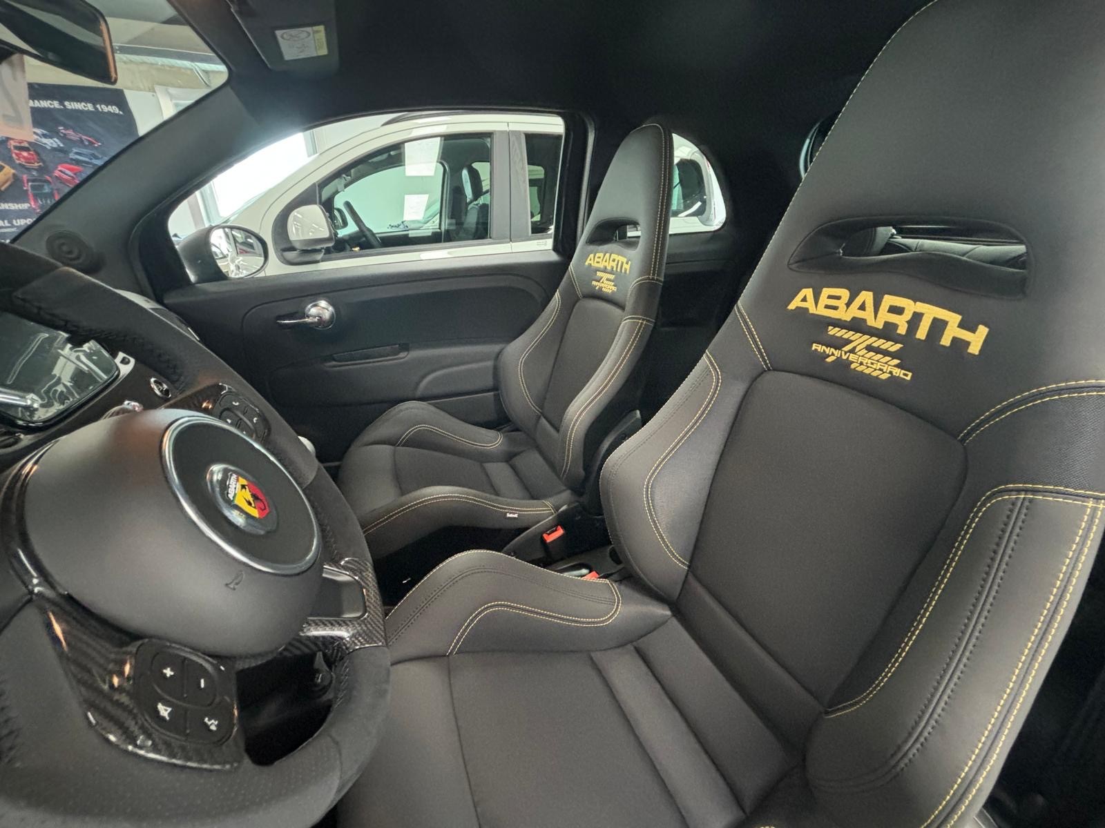 FIAT 695 1.4 16V Turbo Abarth 75° Anniversario-image-4