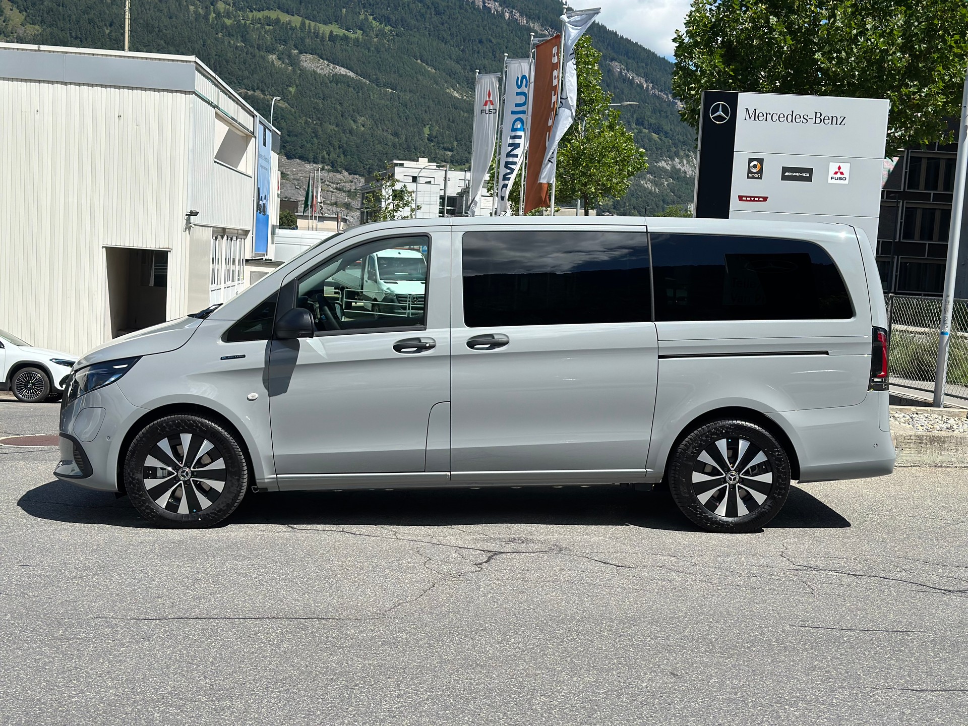 MERCEDES-BENZ eVito 129 KB TOURER PRO Lang 4x2-image-10