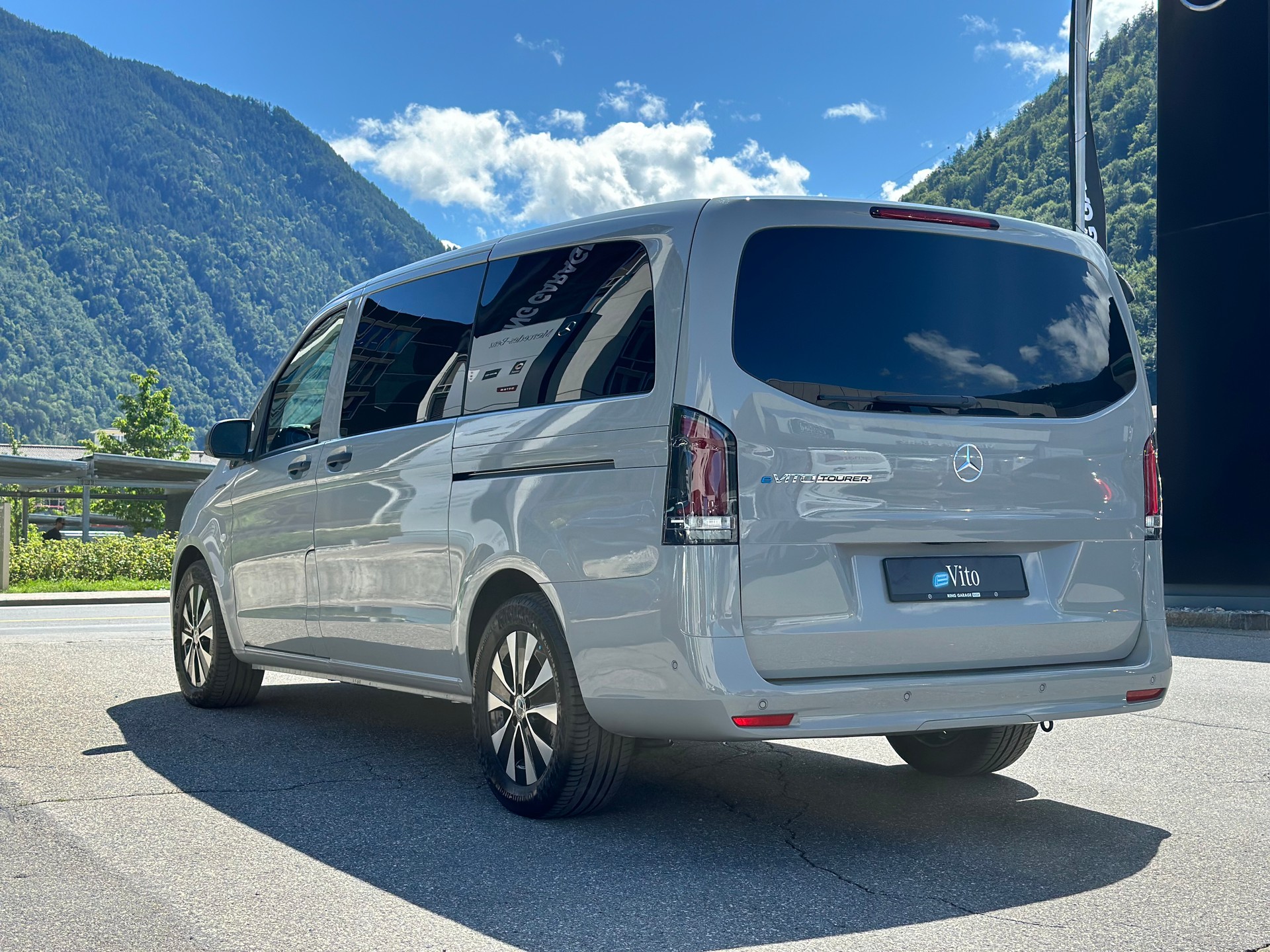 MERCEDES-BENZ eVito 129 KB TOURER PRO Lang 4x2-image-6