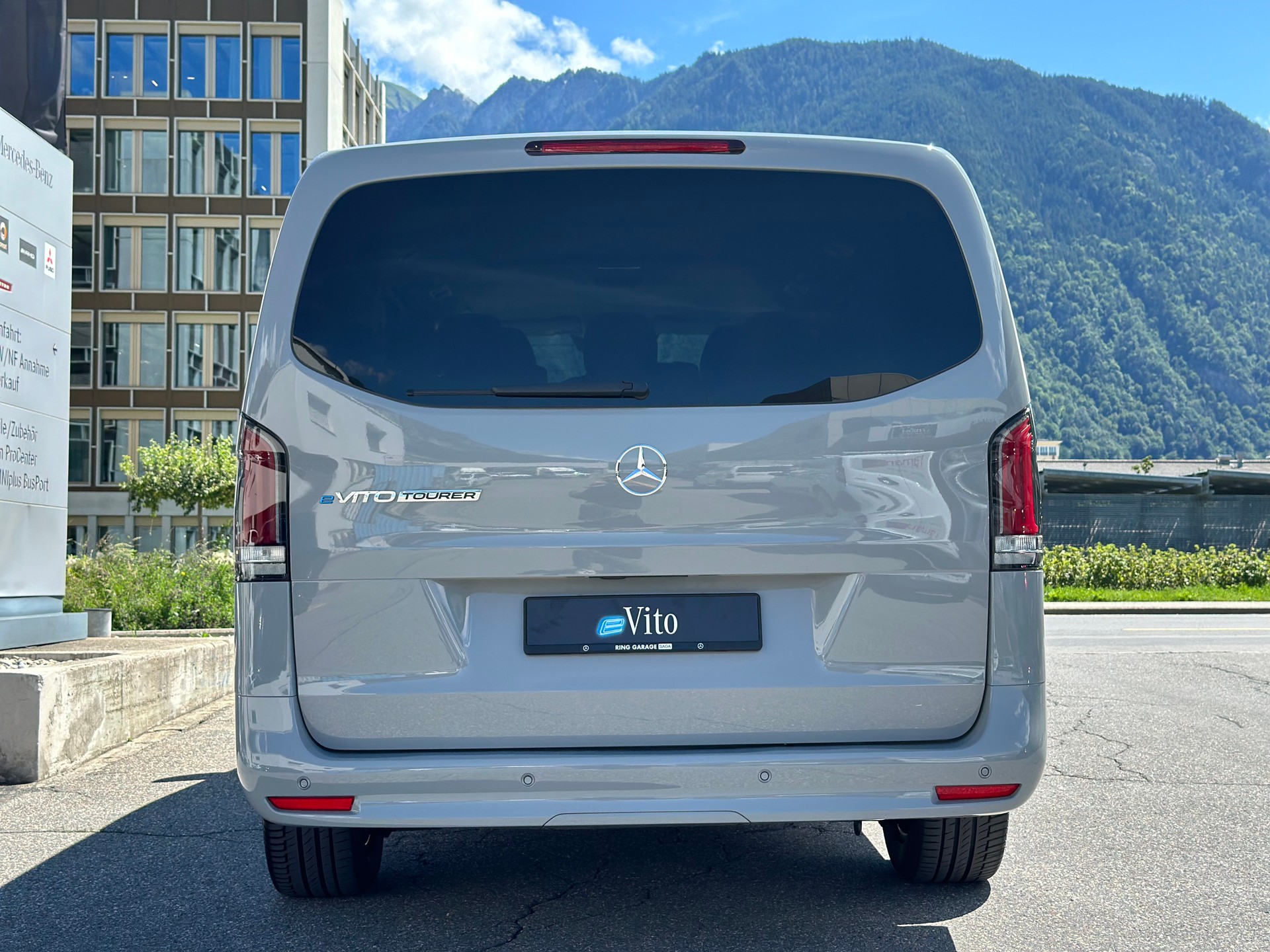 MERCEDES-BENZ eVito 129 KB TOURER PRO Lang 4x2-image-7