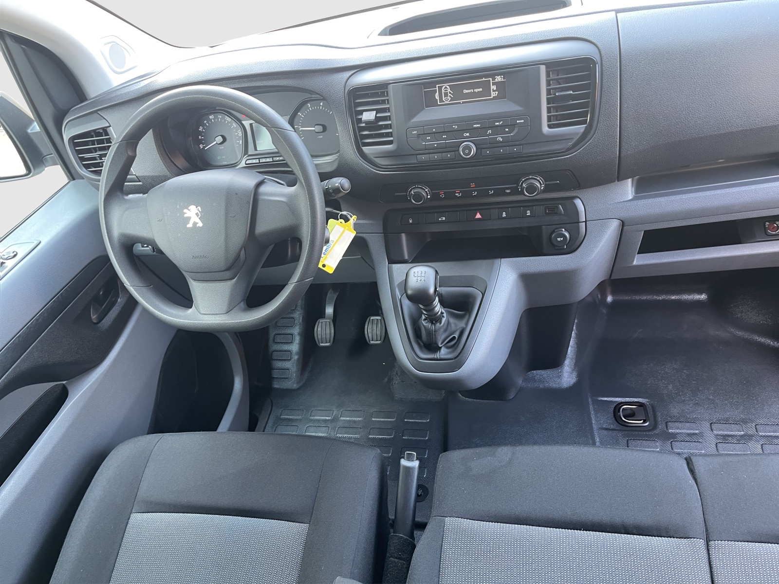 PEUGEOT Expert 1.5 BlueHDi 120 S&S Premium Standard-image-11