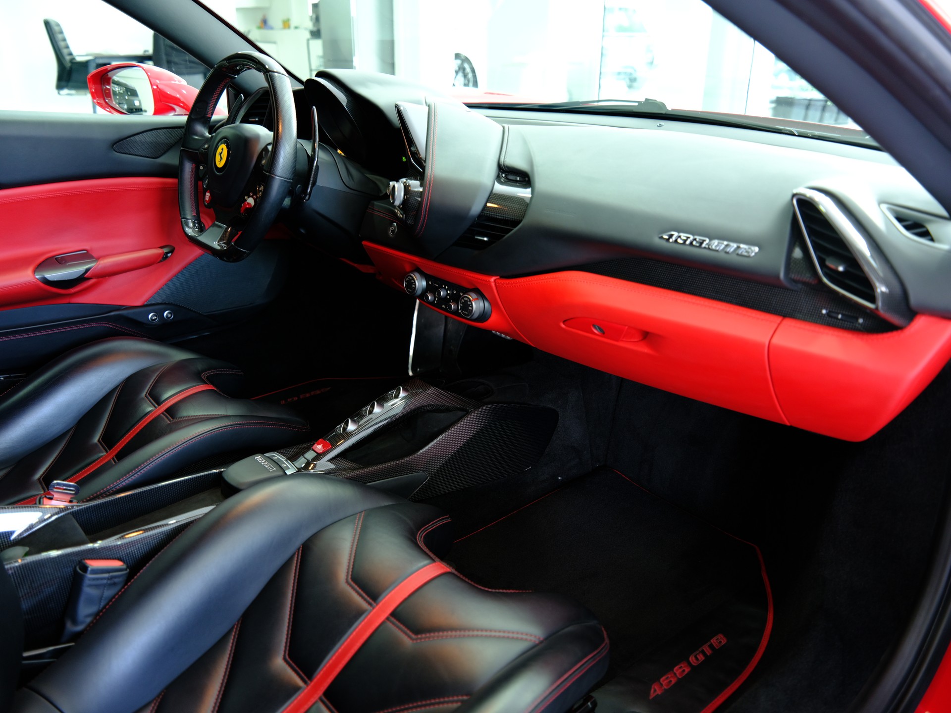 FERRARI 488 GTB 3.9 V8-image-9