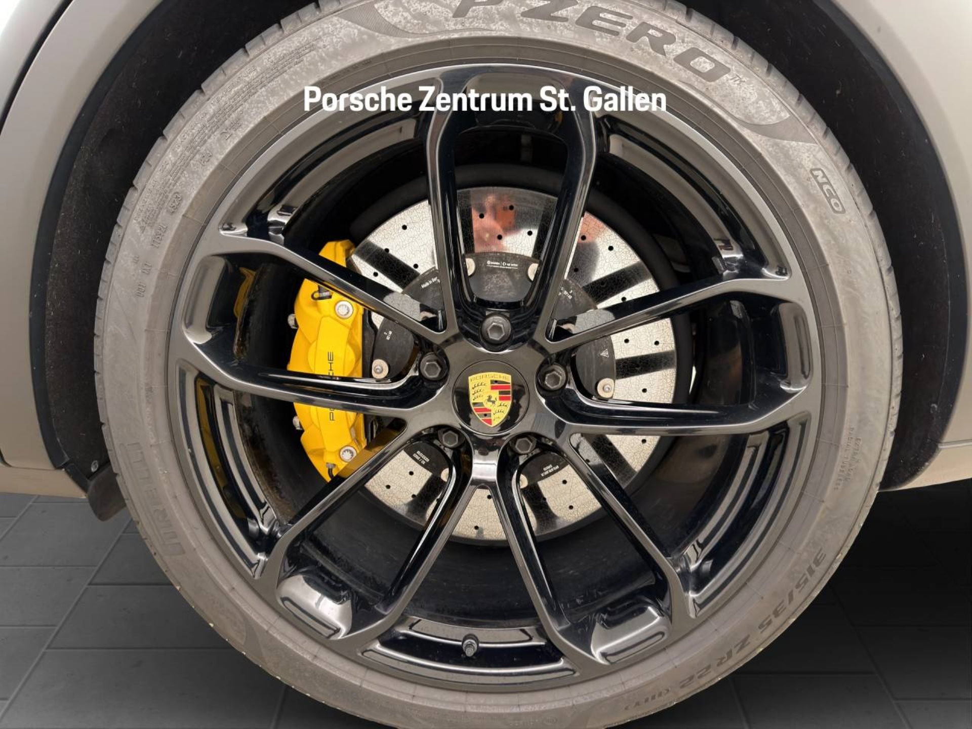 PORSCHE Cayenne Turbo E-Hybrid Coupé mit GT-Paket-image-10