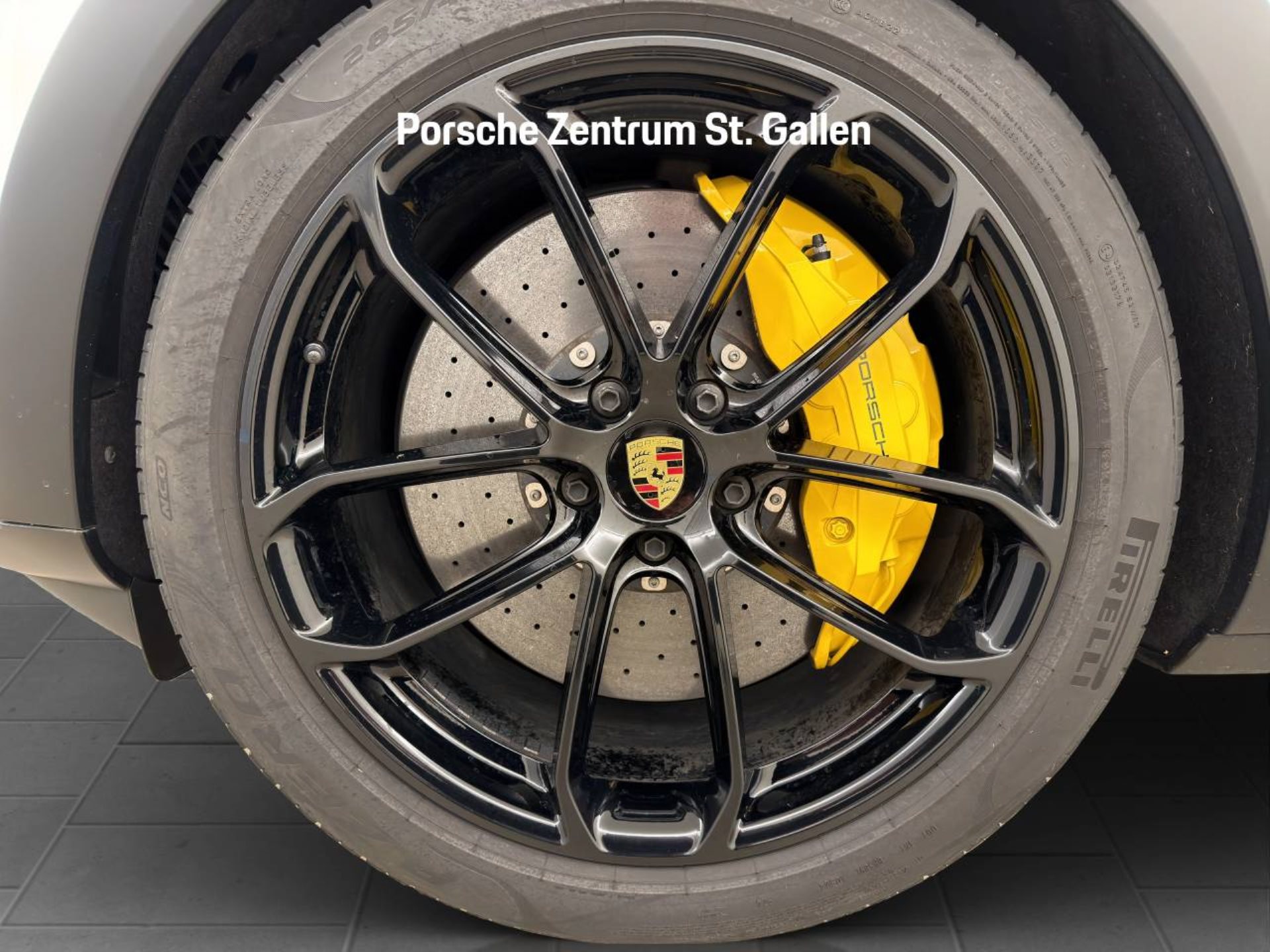 PORSCHE Cayenne Turbo E-Hybrid Coupé mit GT-Paket-image-11