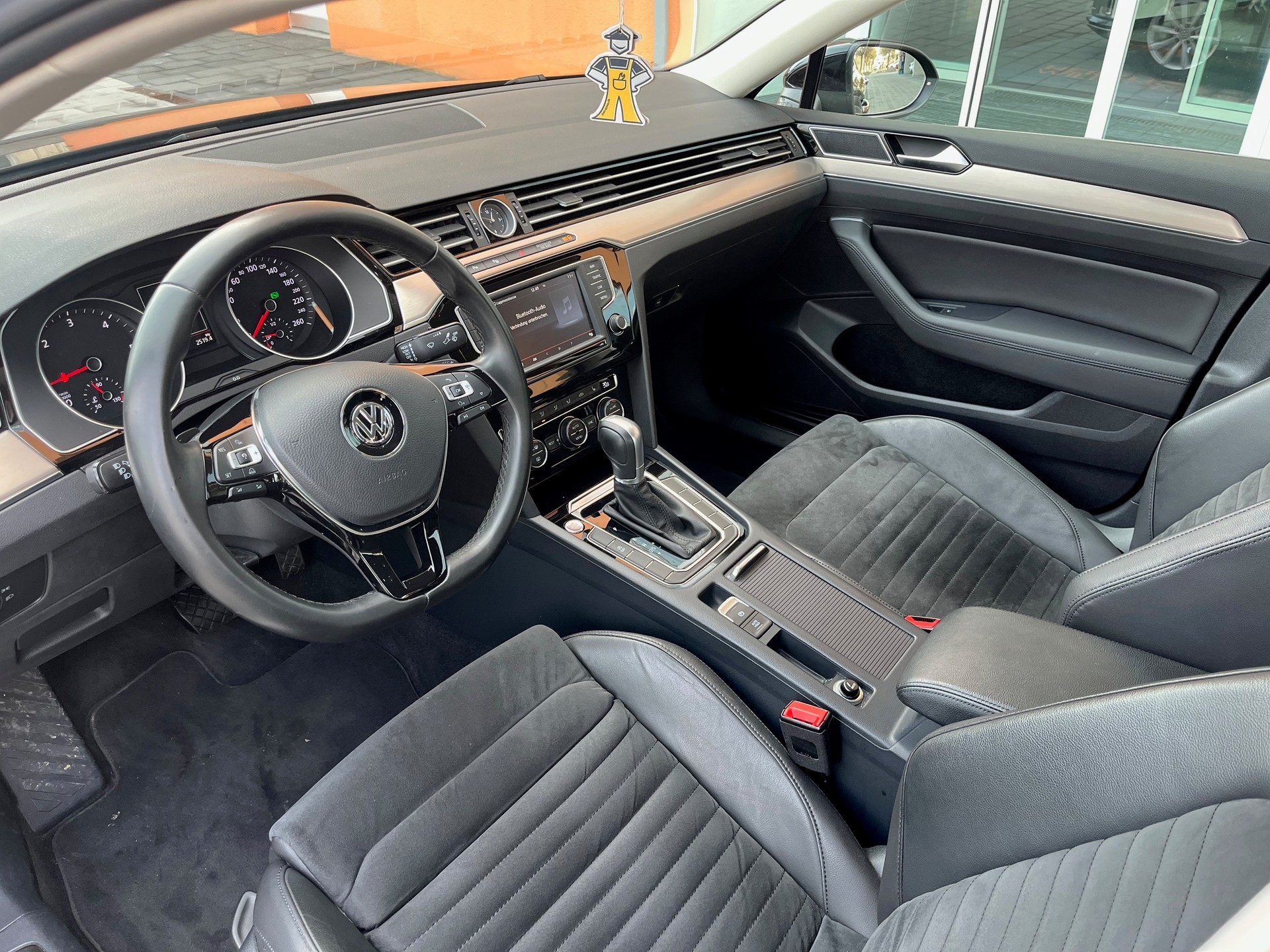 VW Passat 2.0 TDI BMT Comfortline DSG-image-6