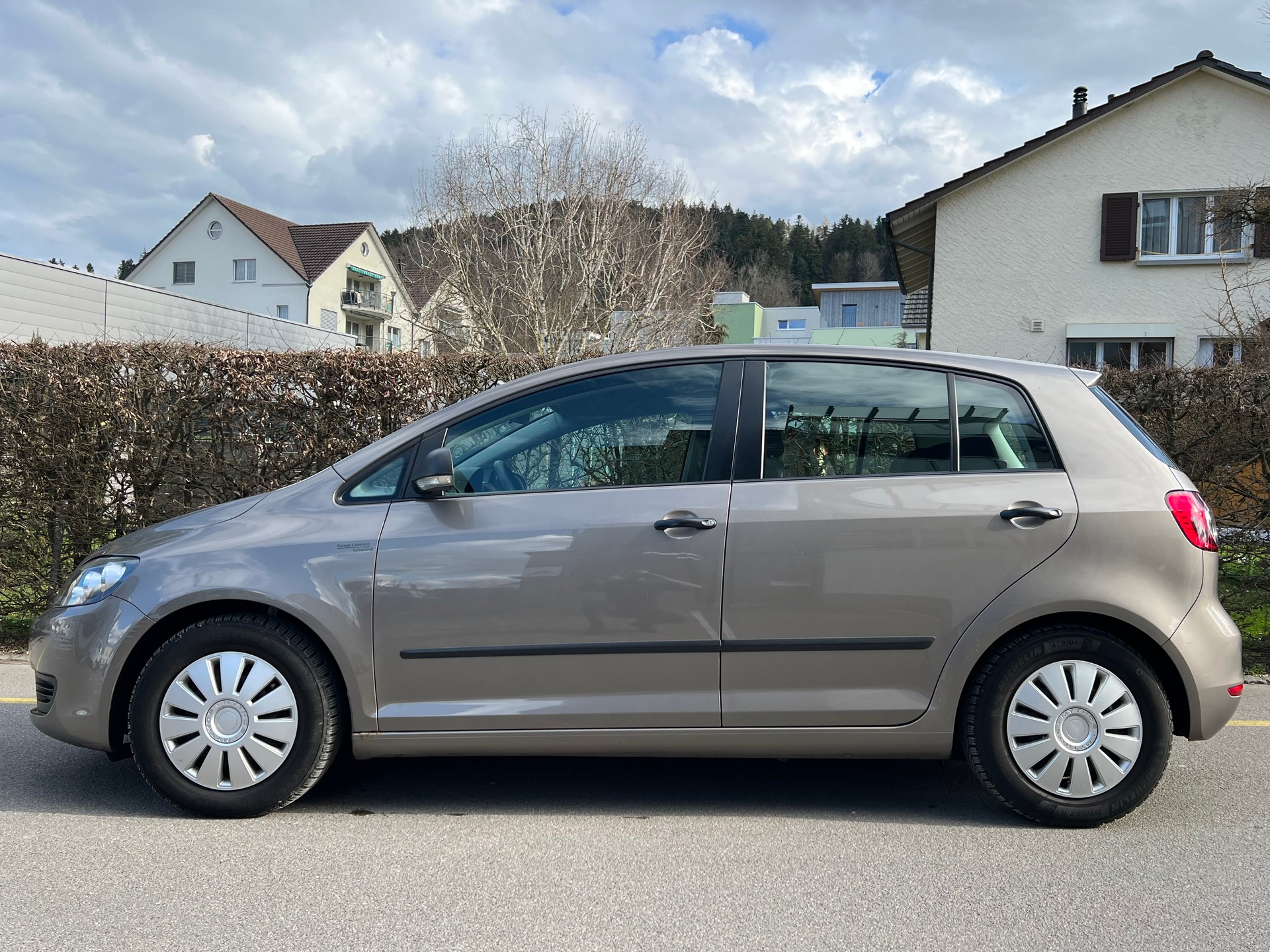 VW Golf Plus 2.0 TDI Trendline DSG-image-6