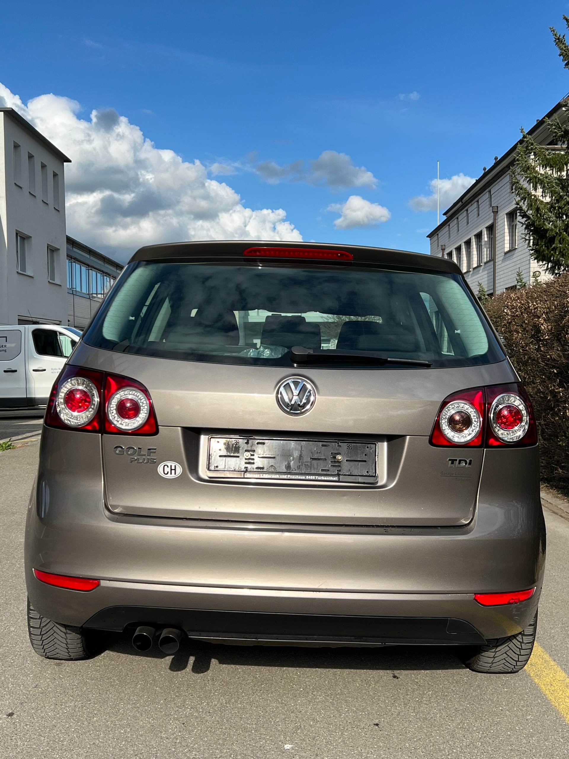 VW Golf Plus 2.0 TDI Trendline DSG-image-5