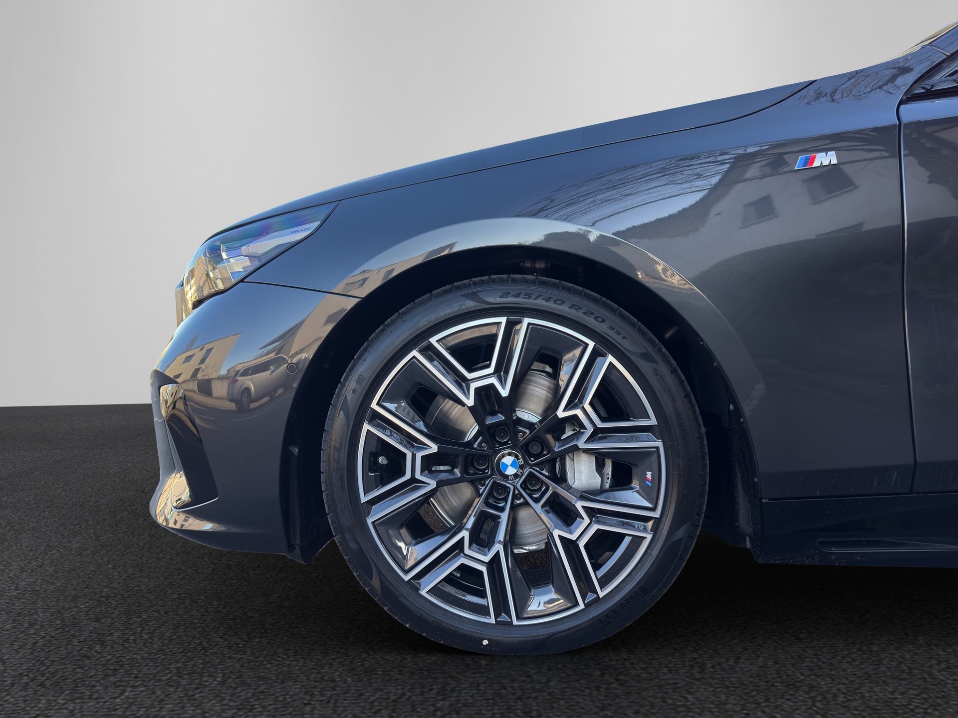 BMW i5 xDrive40 M Sport Edition-image-9