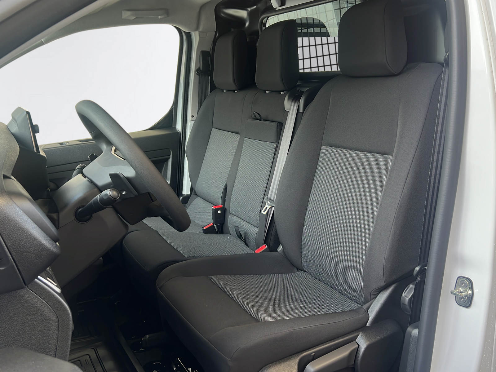 TOYOTA PROACE Van L1 2.0 D Advanced-image-14