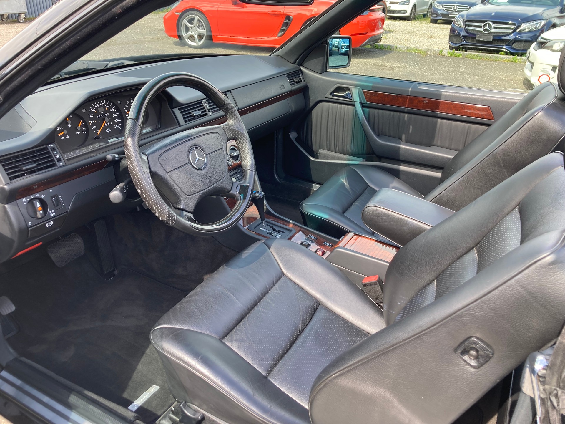 MERCEDES-BENZ E 220 Cabrio-image-8
