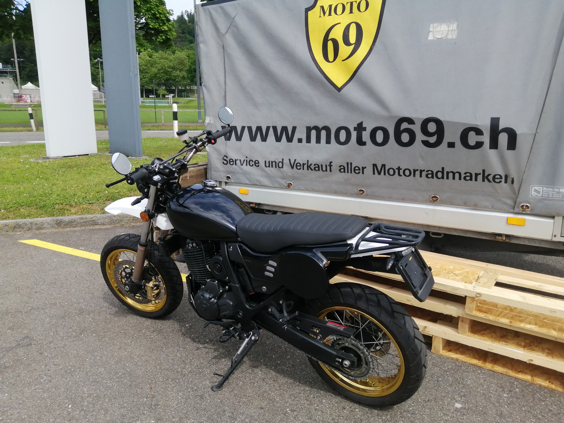 MASH 650 X-Ride-showroom-element-2