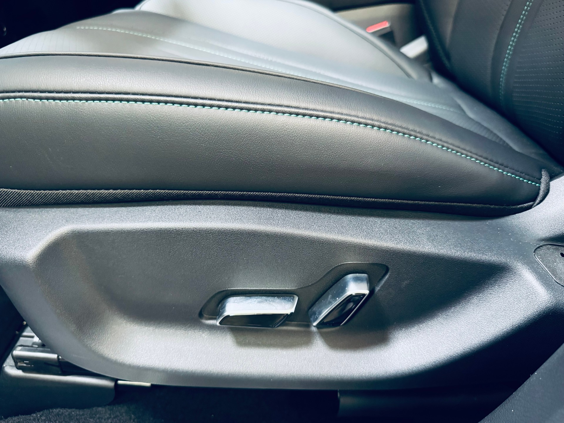 BYD Seal U DM-i Design AWD-image-18