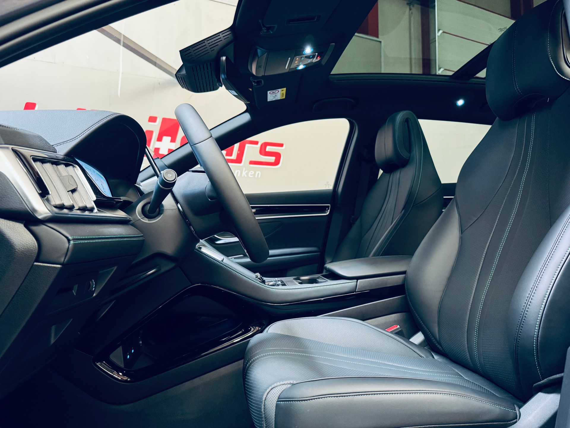 BYD Seal U DM-i Design AWD-image-10